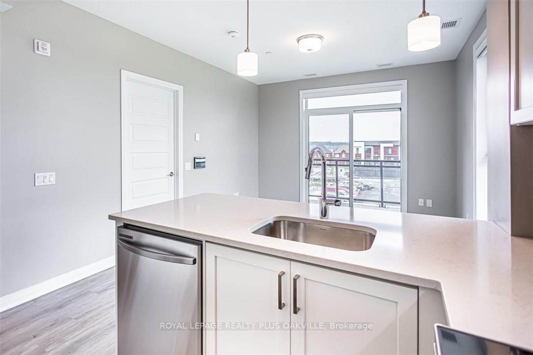 95 Dundas Street W 306 Property Photo 19