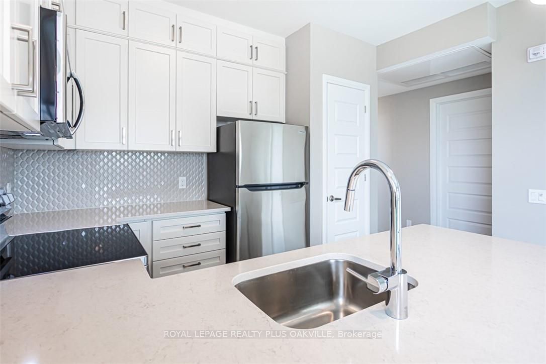 95 Dundas Street W 306 Property Photo 22