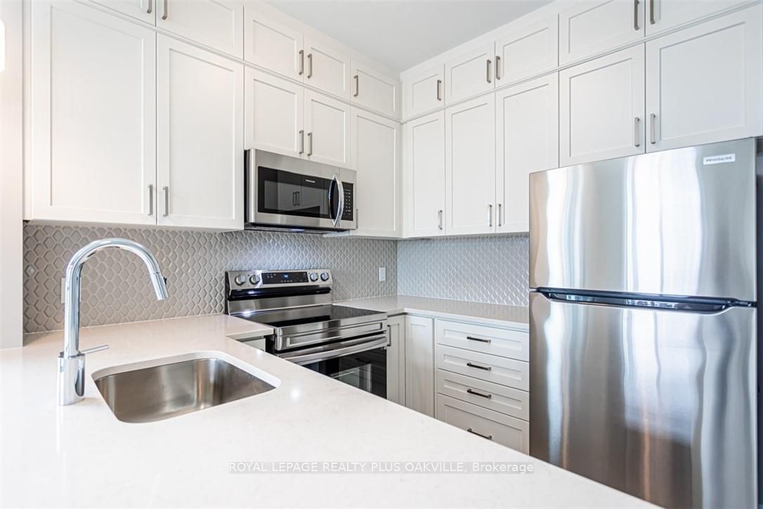 95 Dundas Street W 306 Property Photo 23