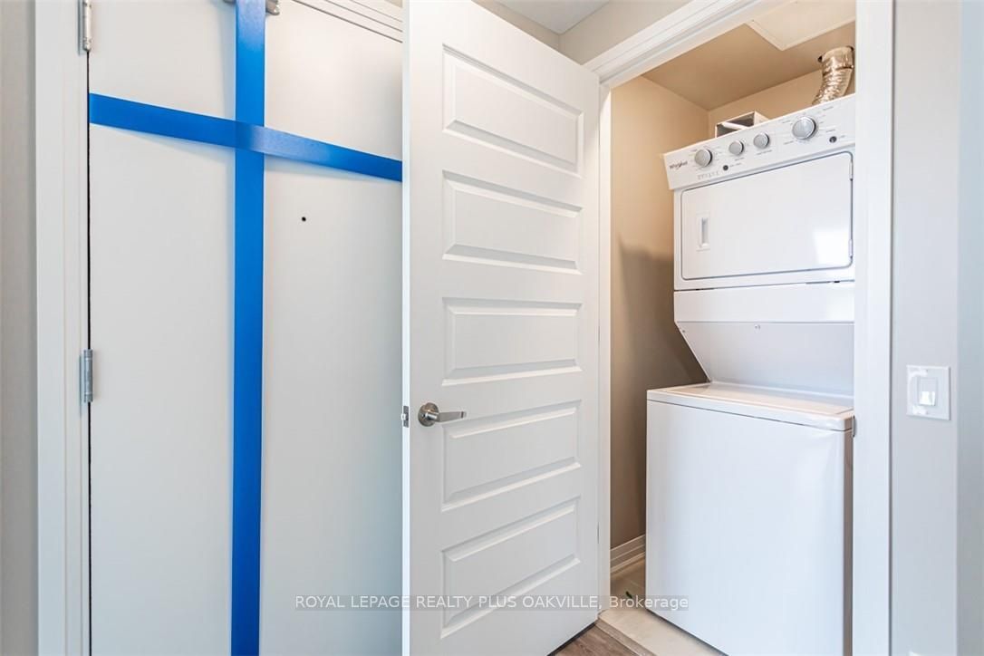 95 Dundas Street W 306 Property Photo 24
