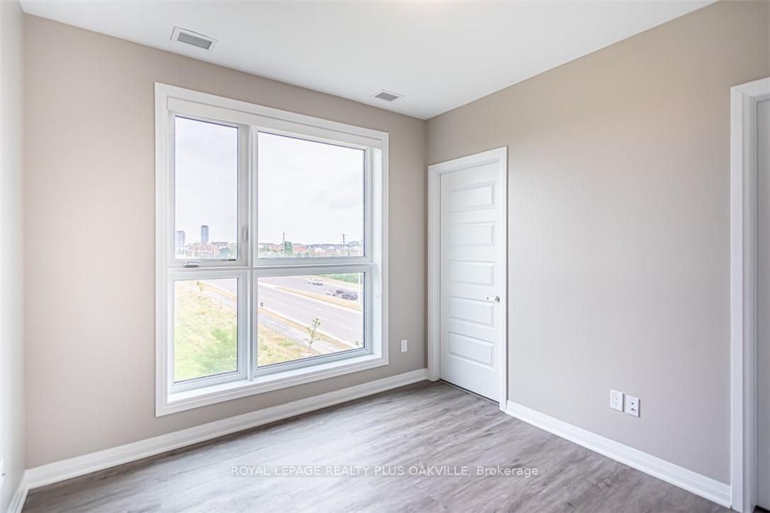 95 Dundas Street W 306 Property Photo 27
