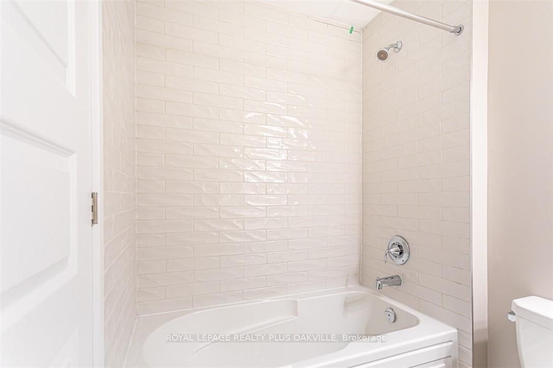 95 Dundas Street W 306 Property Photo 30