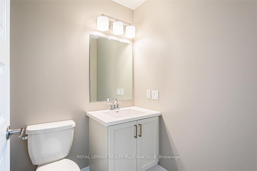 95 Dundas Street W 306 Property Photo 33