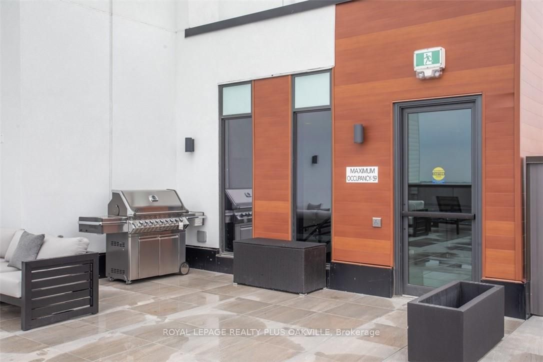 95 Dundas Street W 306 Property Photo 45