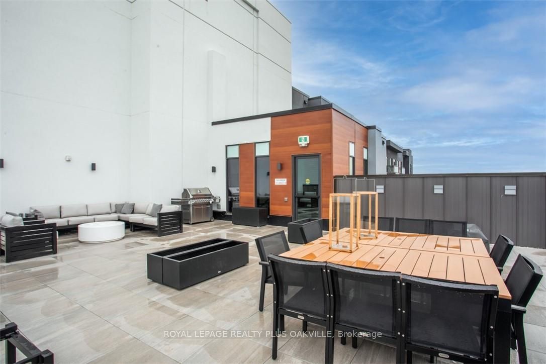 95 Dundas Street W 306 Property Photo 46