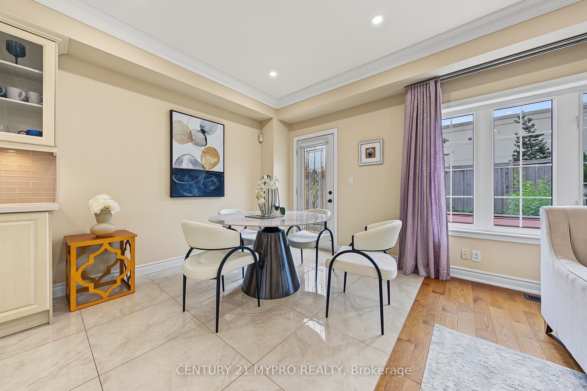 1371 Kestell Boulevard Property Photo 11