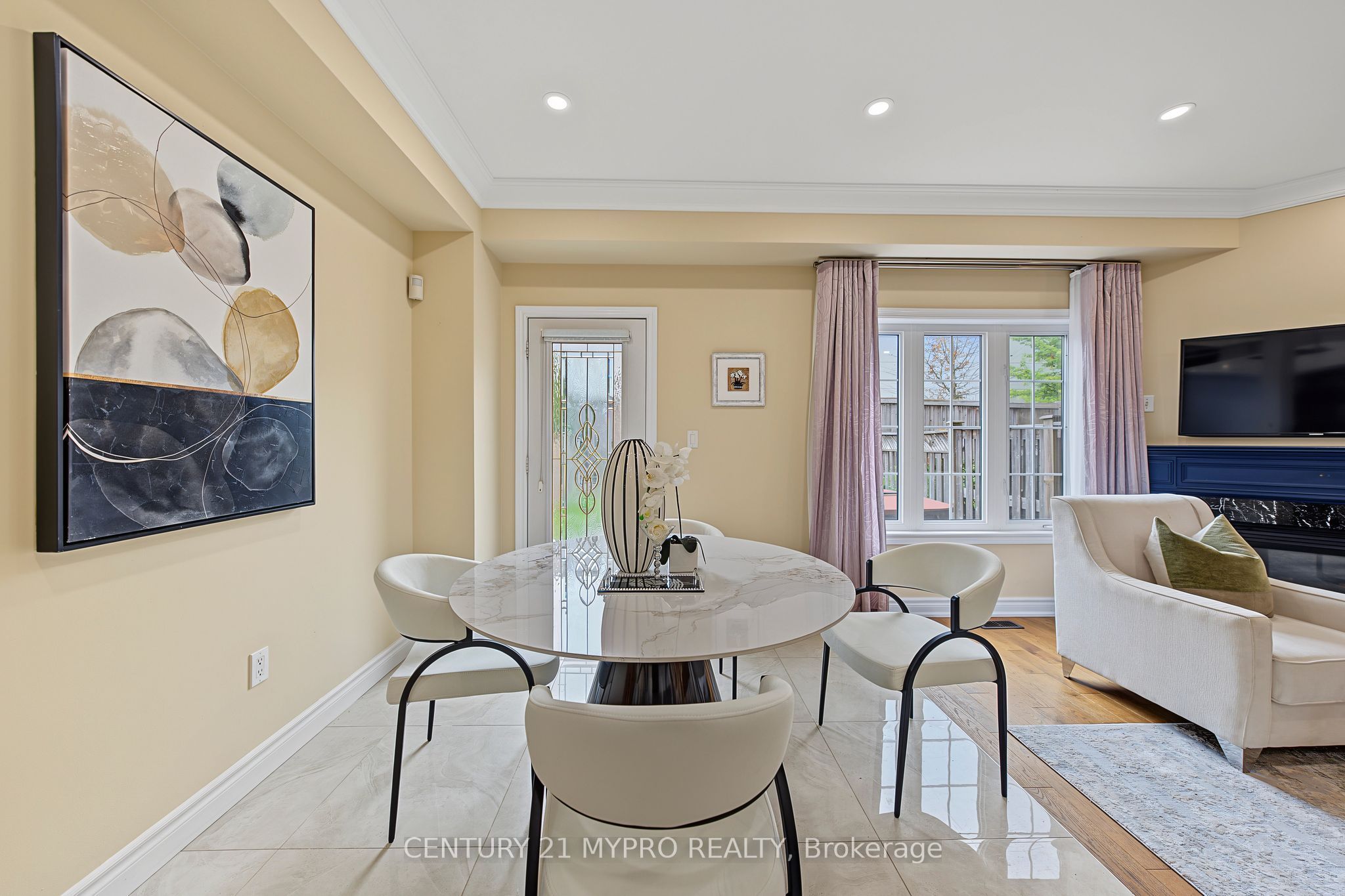 1371 Kestell Boulevard Property Photo 12