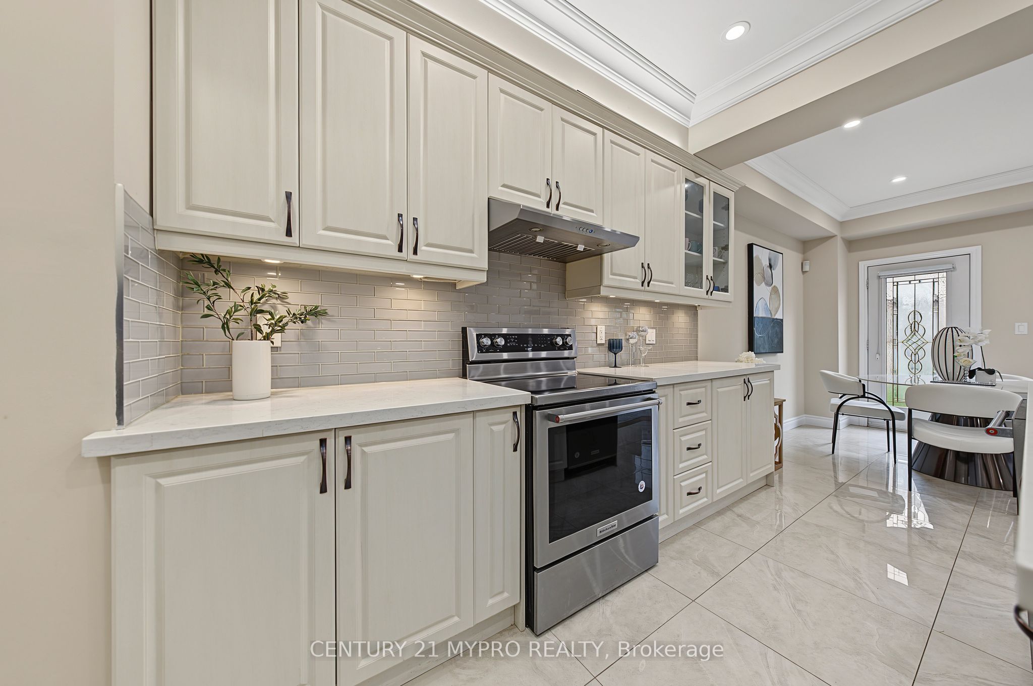 1371 Kestell Boulevard Property Photo 15