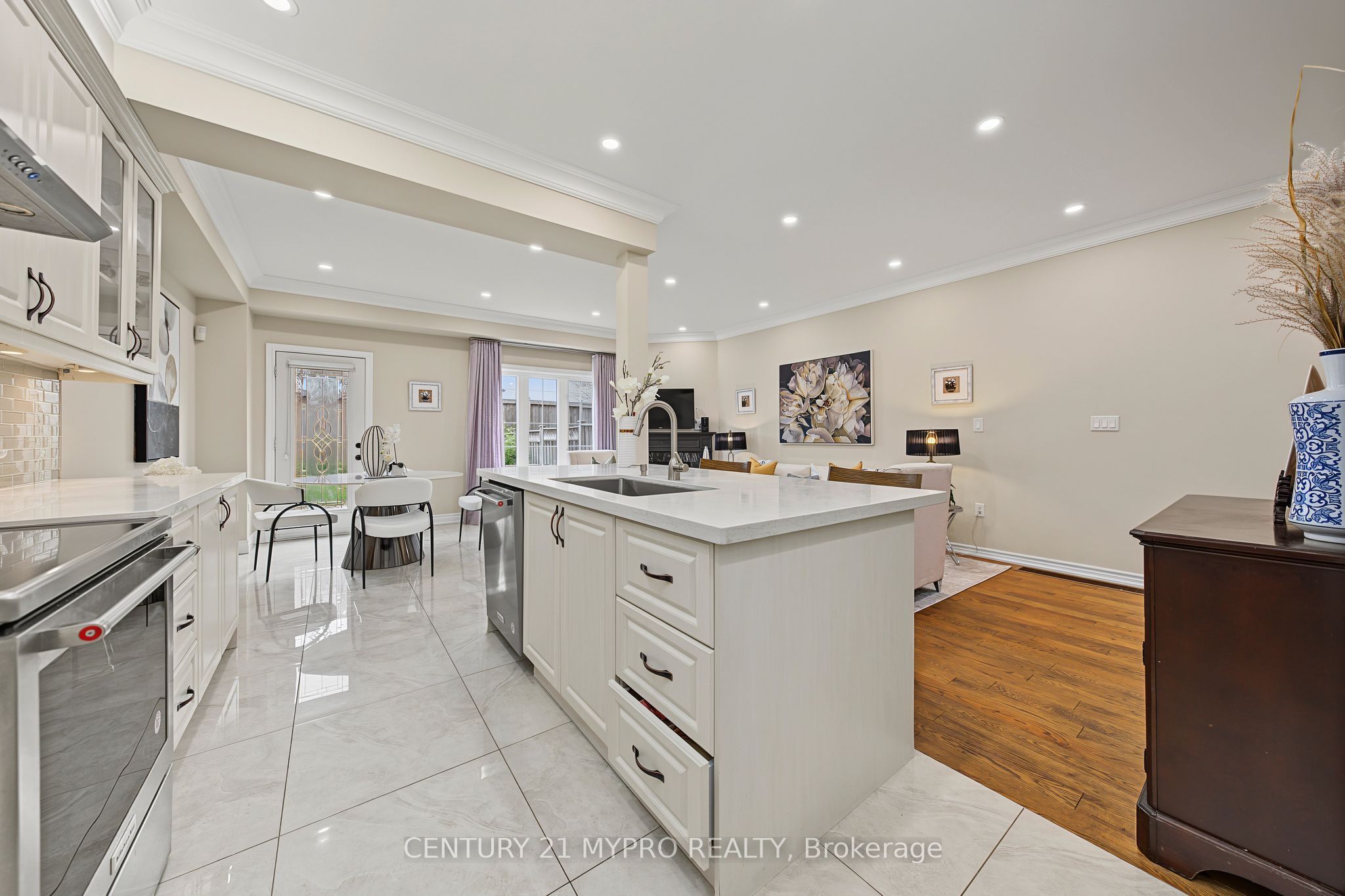 1371 Kestell Boulevard Property Photo 16