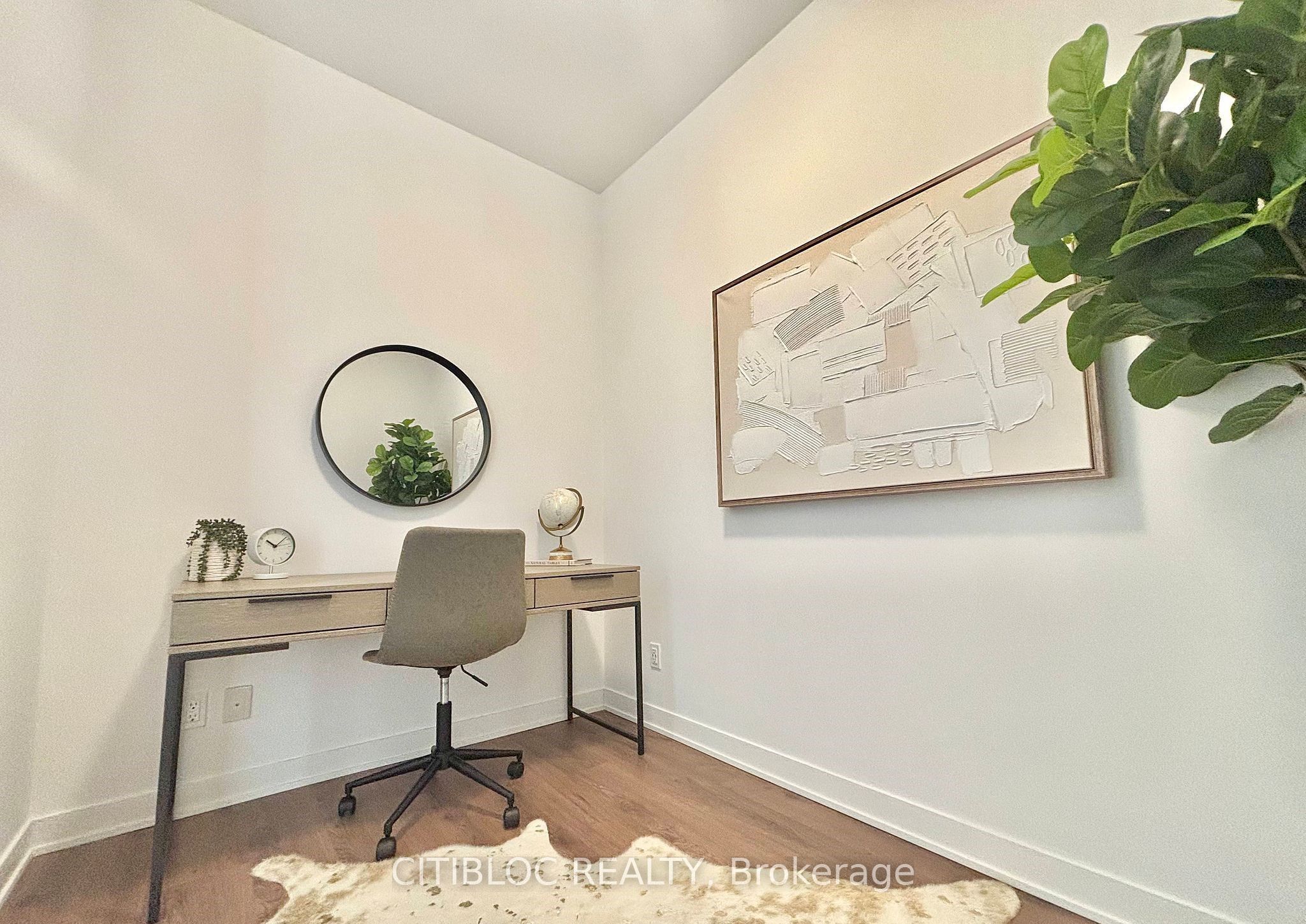 405 Dundas Street W 210 Property Photo 4