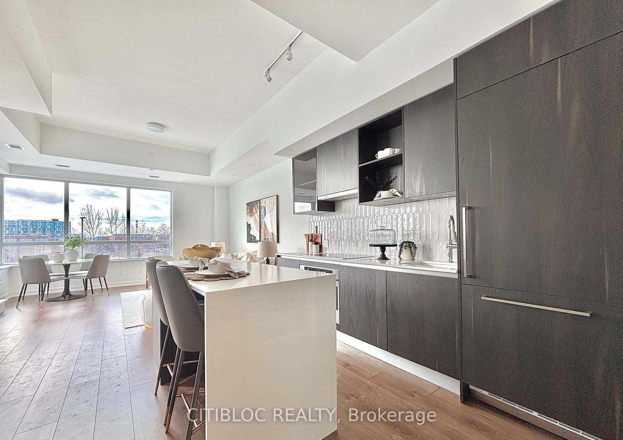 405 Dundas Street W 210 Property Photo 5