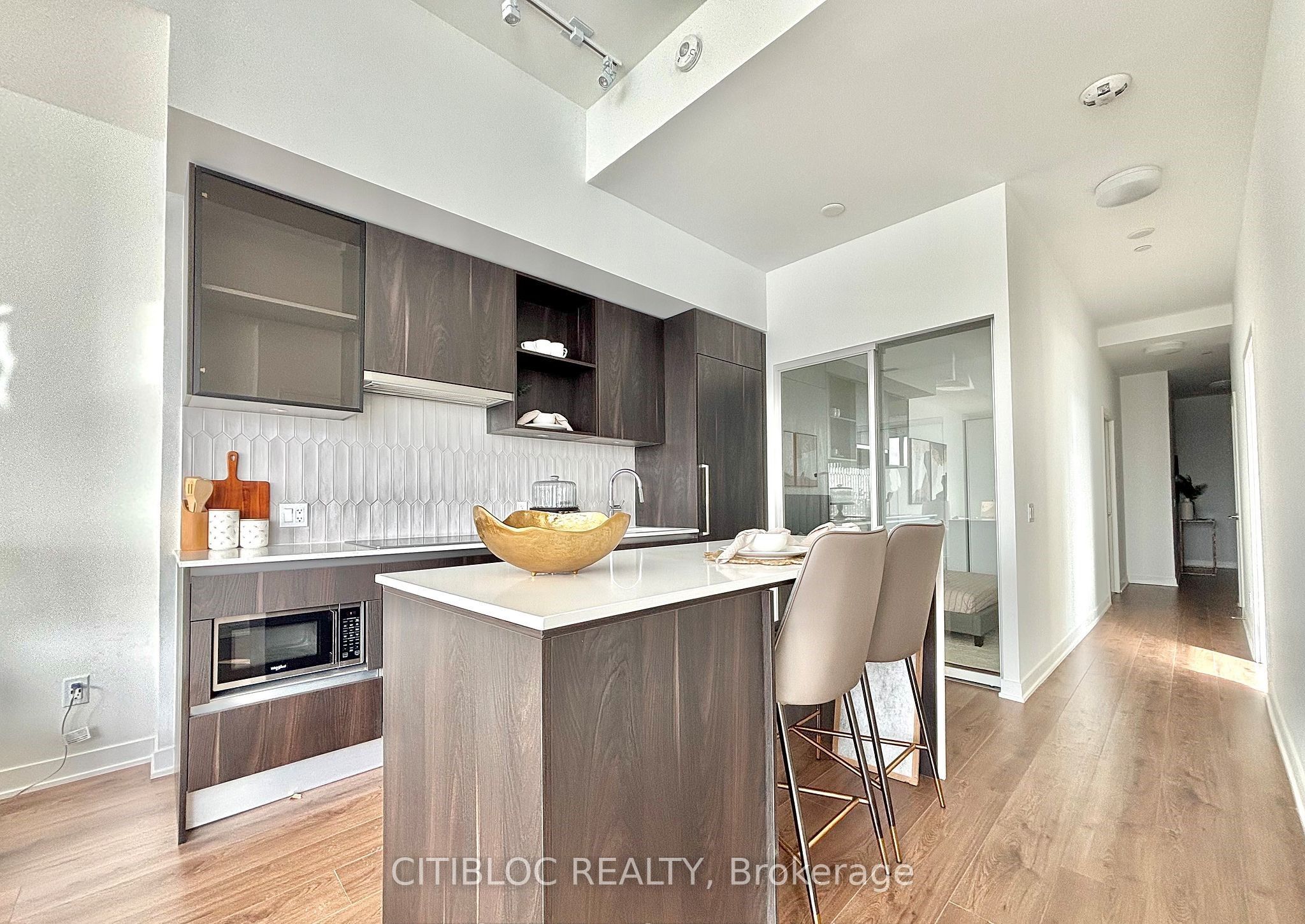 405 Dundas Street W 210 Property Photo 7