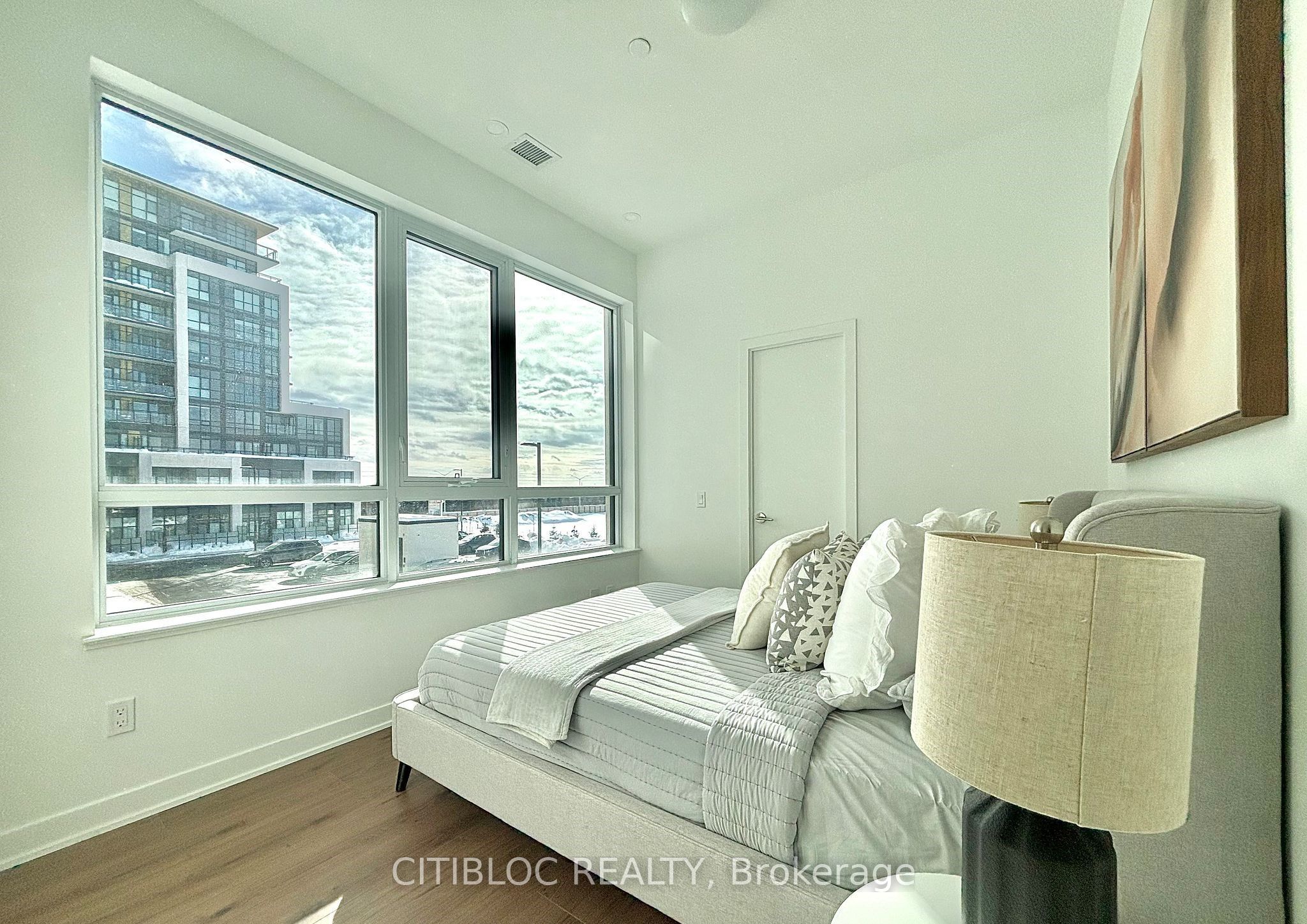 405 Dundas Street W 210 Property Photo 13