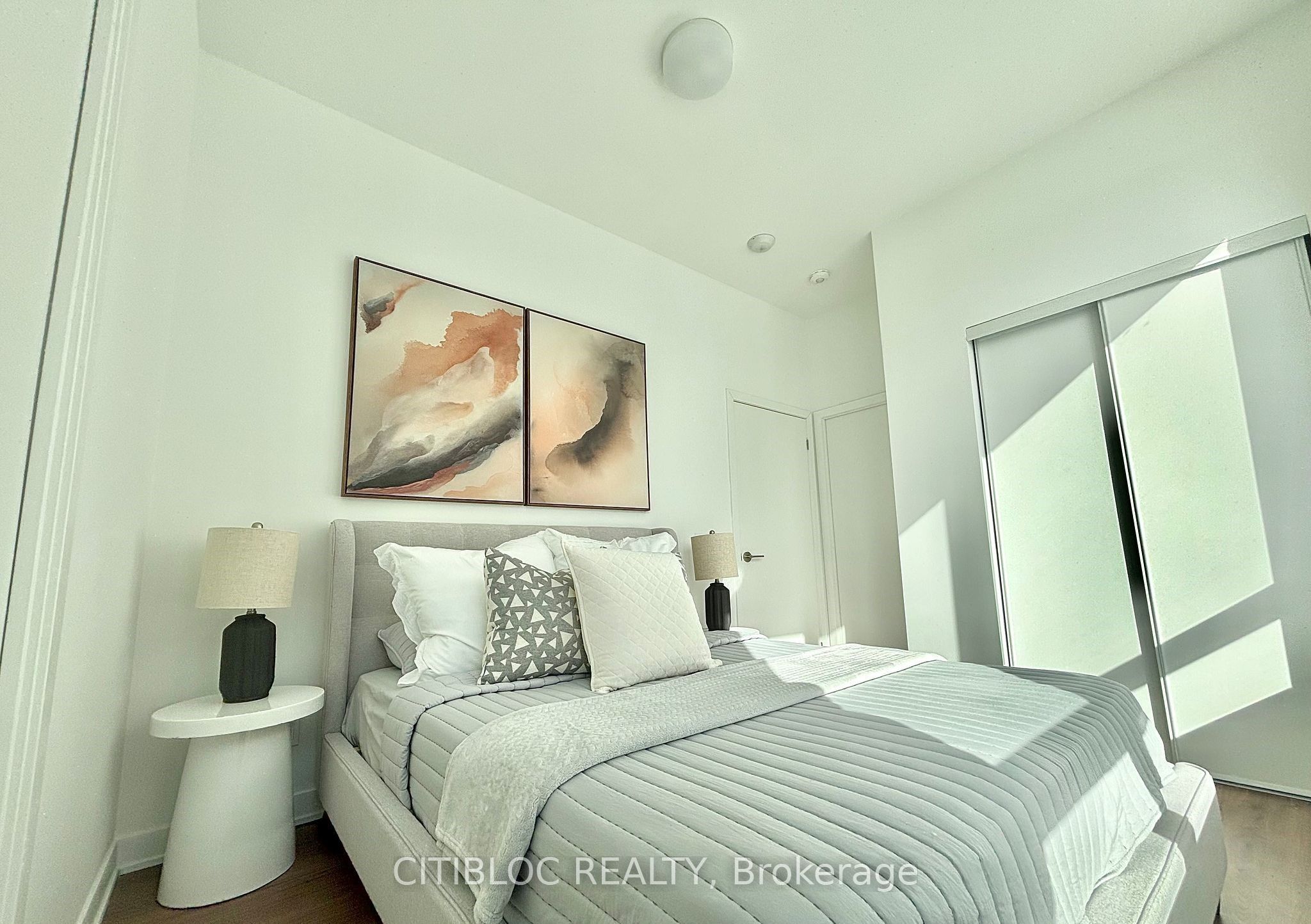 405 Dundas Street W 210 Property Photo 15