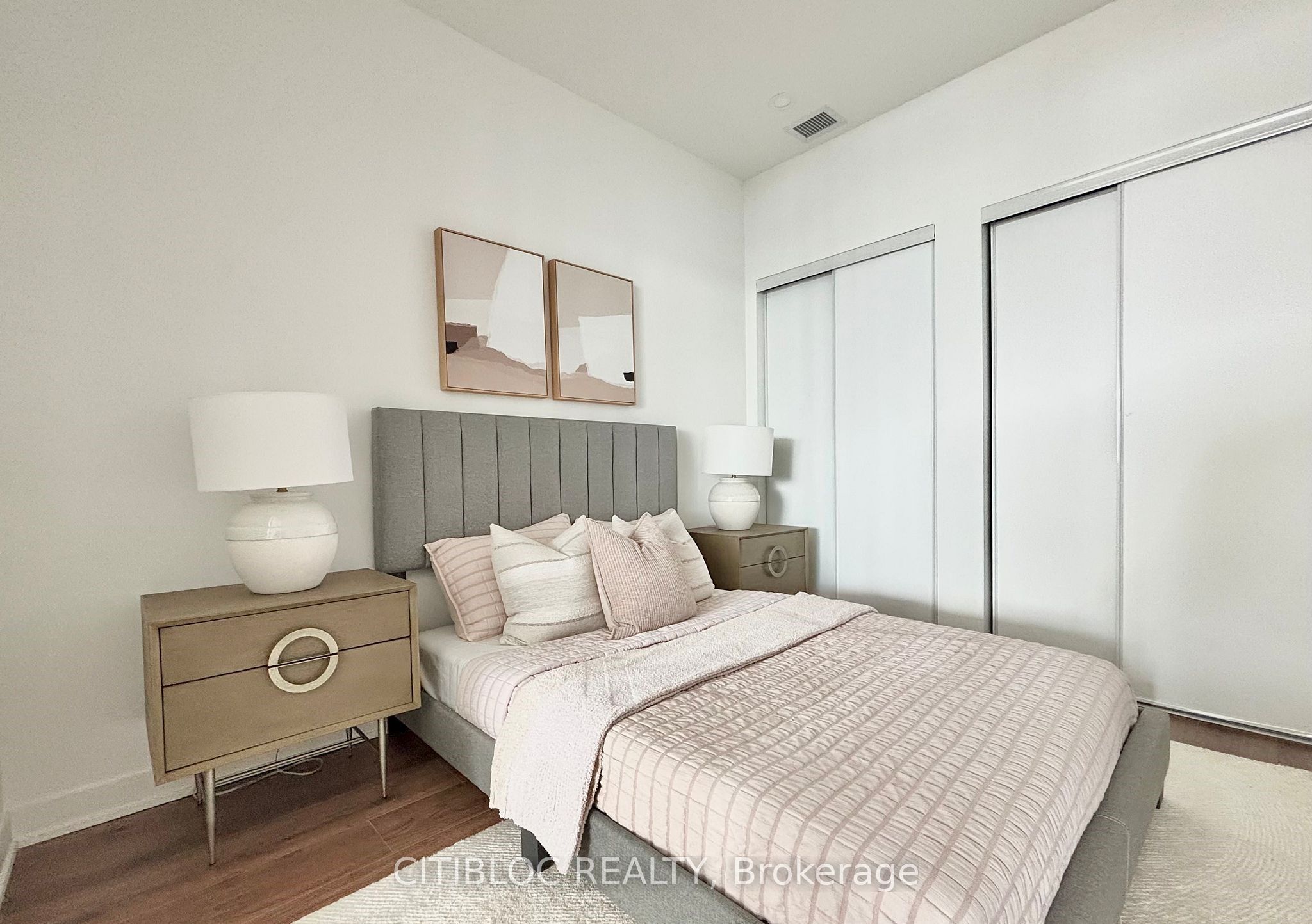 405 Dundas Street W 210 Property Photo 17