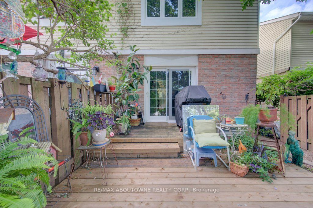 1012 Elizabeth Place Property Photo 16