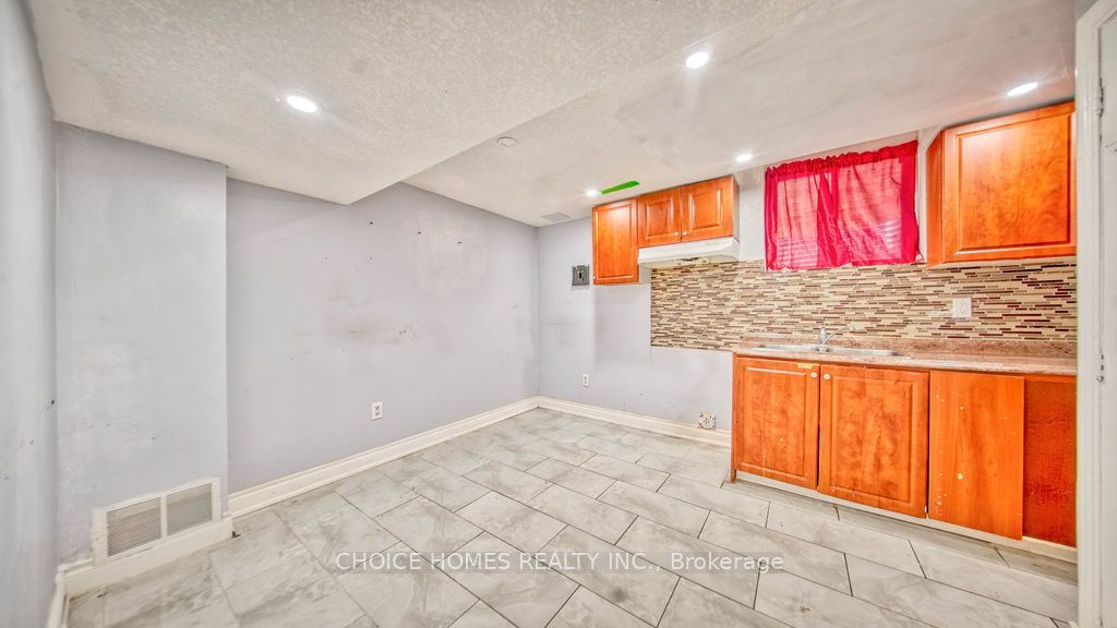 27 Savita Road Property Photo 41