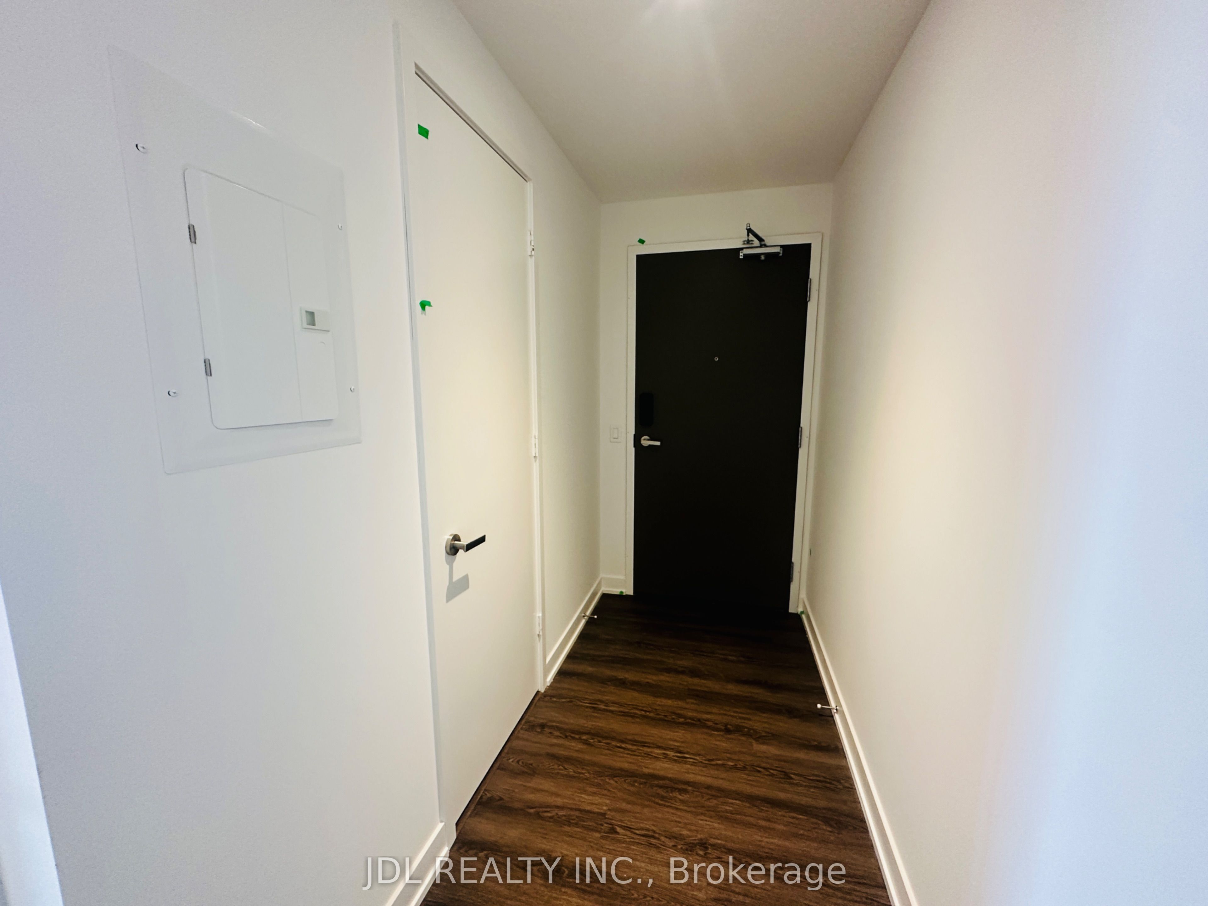 448 Burnhamthorpe Road 4102 Property Photo 5