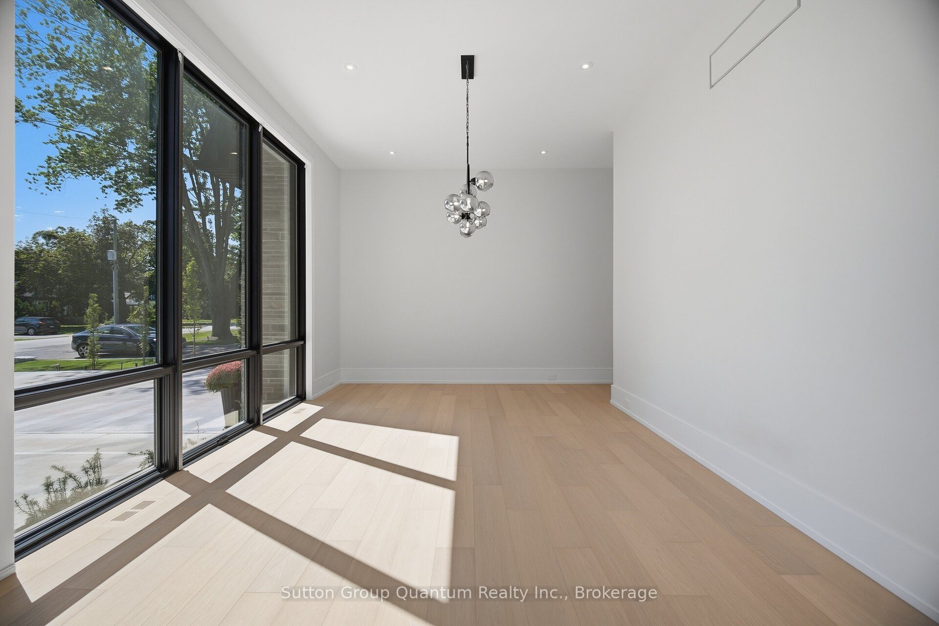 1071 Scott Avenue N Property Photo 10
