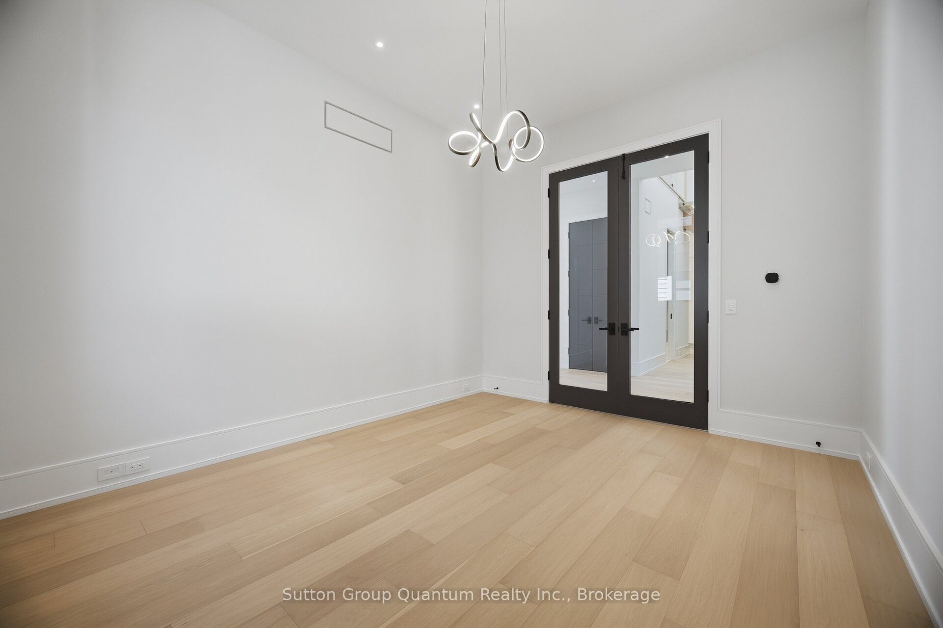 1071 Scott Avenue N Property Photo 22