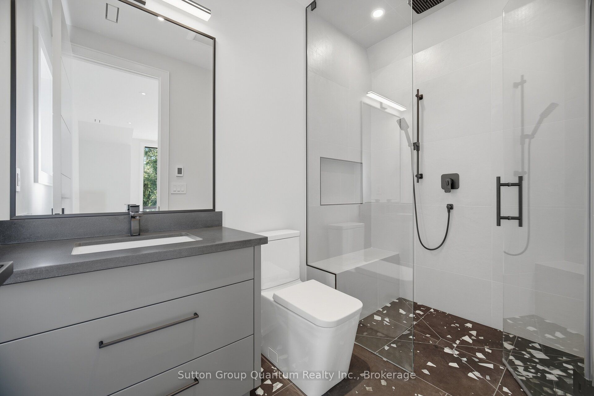 1071 Scott Avenue N Property Photo 36