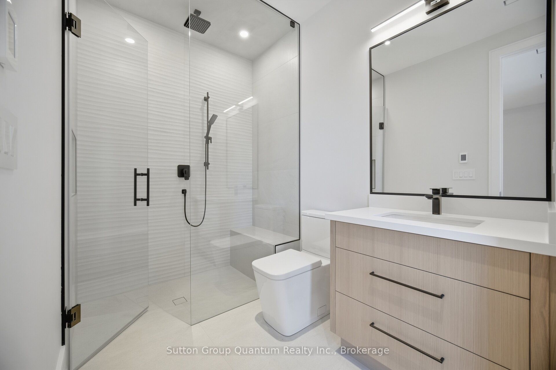 1071 Scott Avenue N Property Photo 37