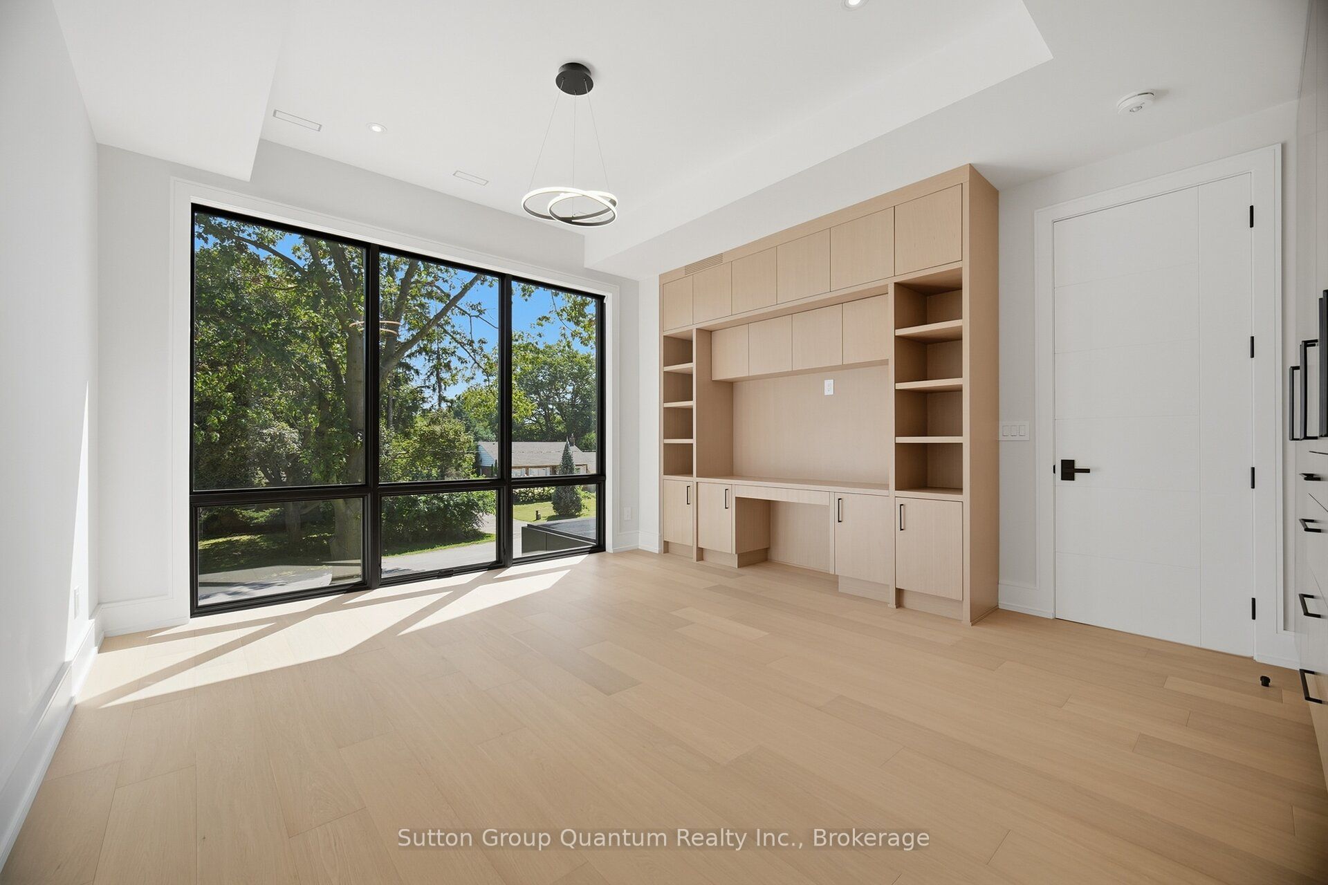 1071 Scott Avenue N Property Photo 38