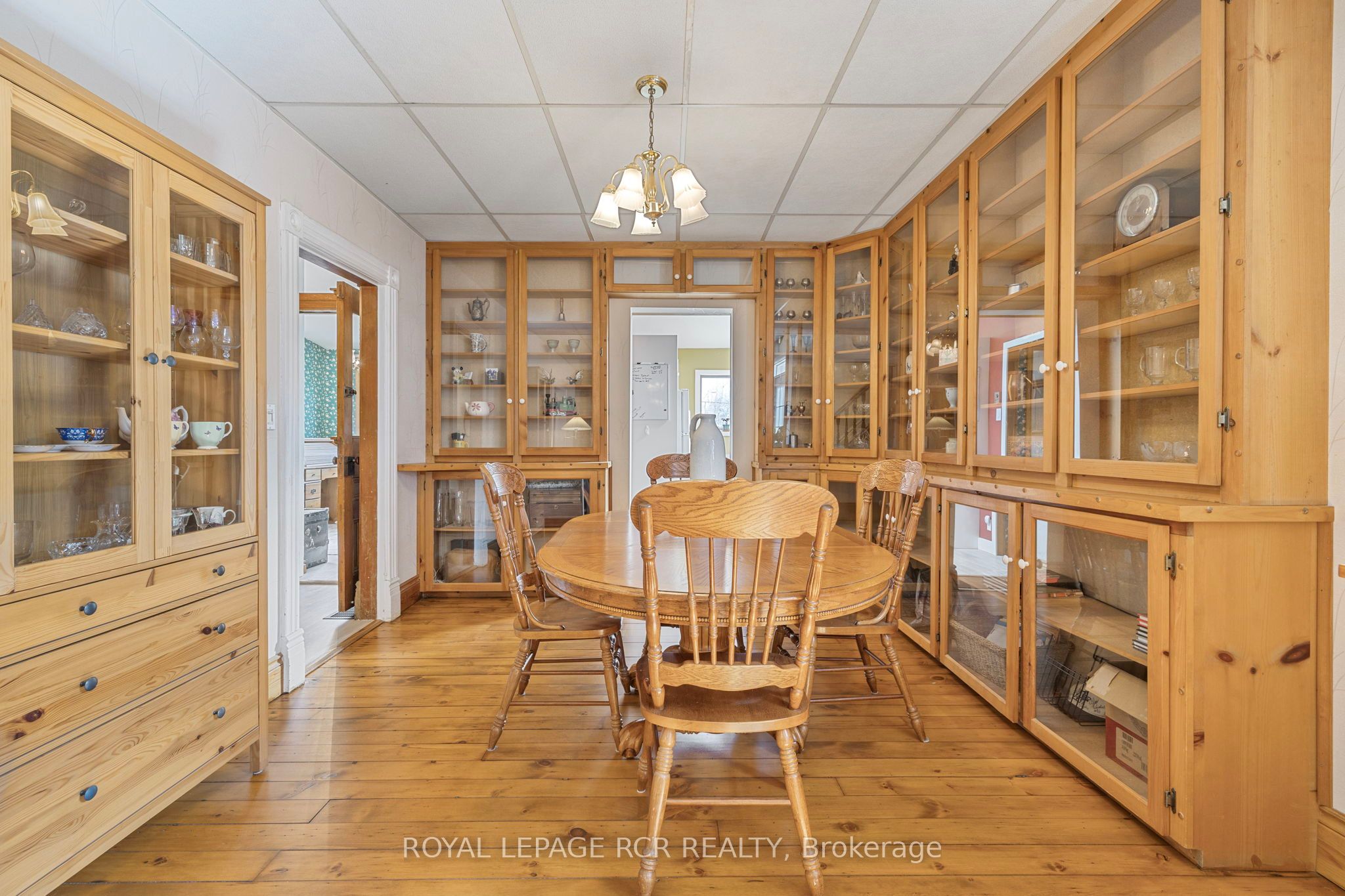 91 King Street W Property Photo 14