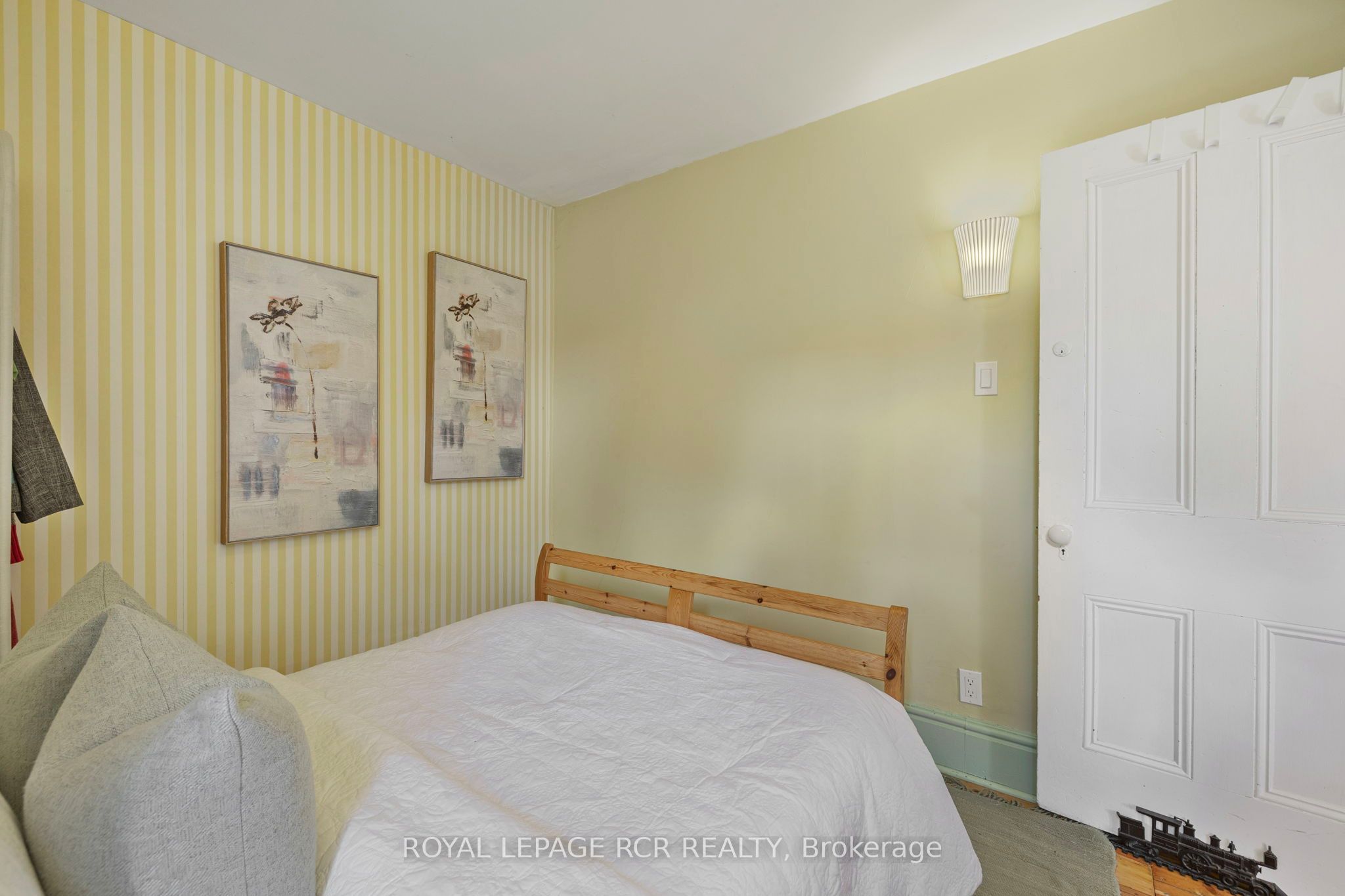 91 King Street W Property Photo 24