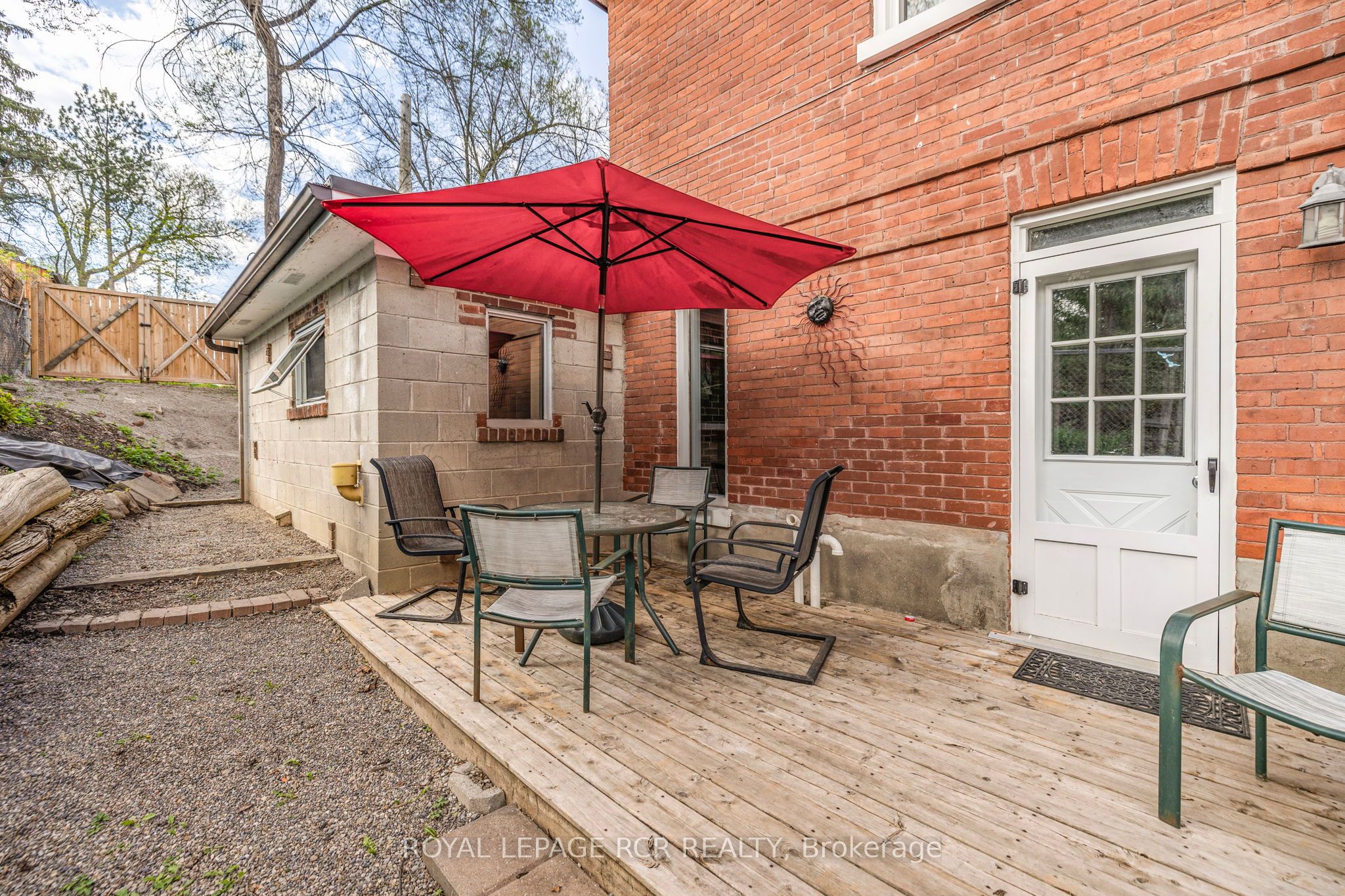 91 King Street W Property Photo 26