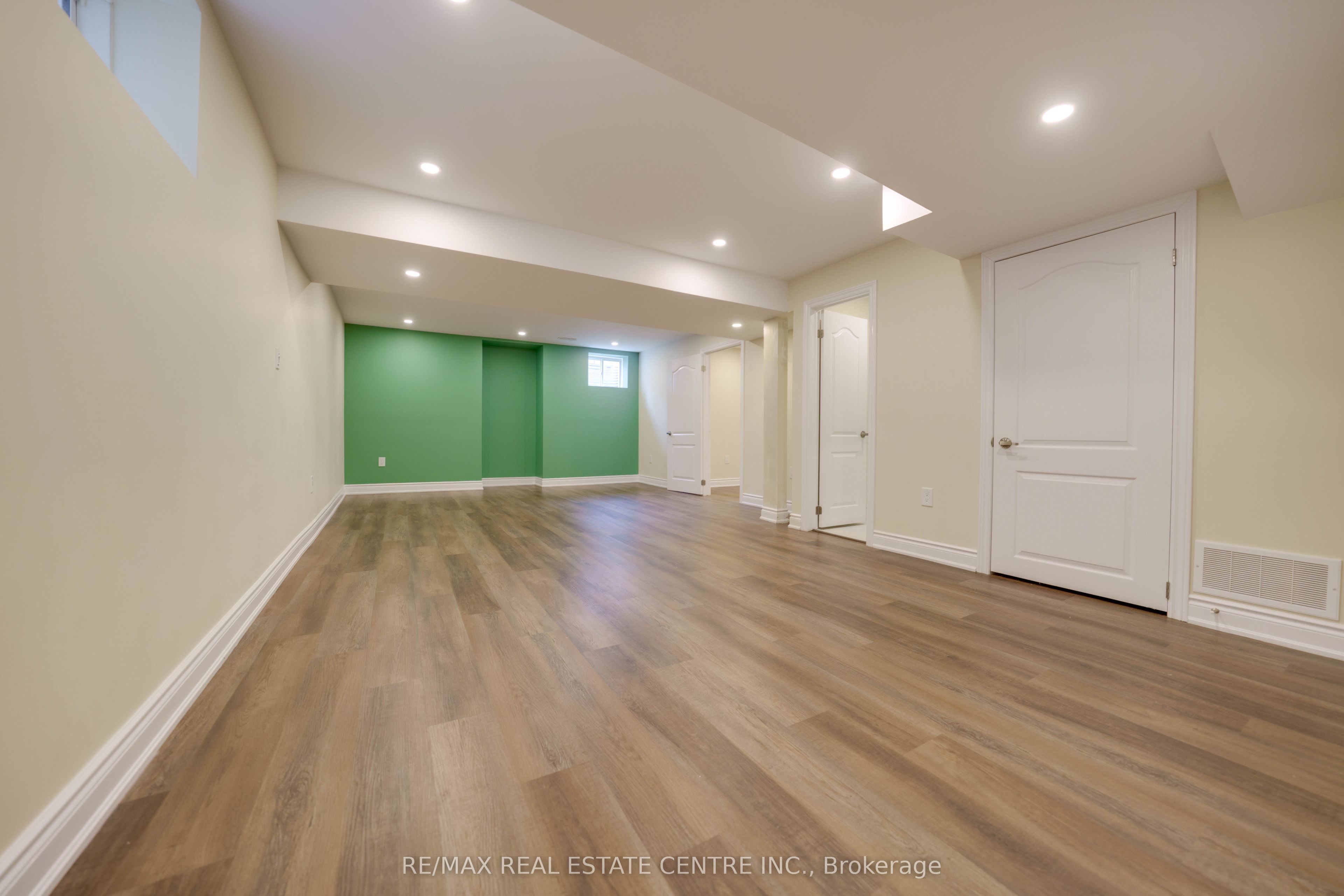 907 Etherington Way Property Photo 32