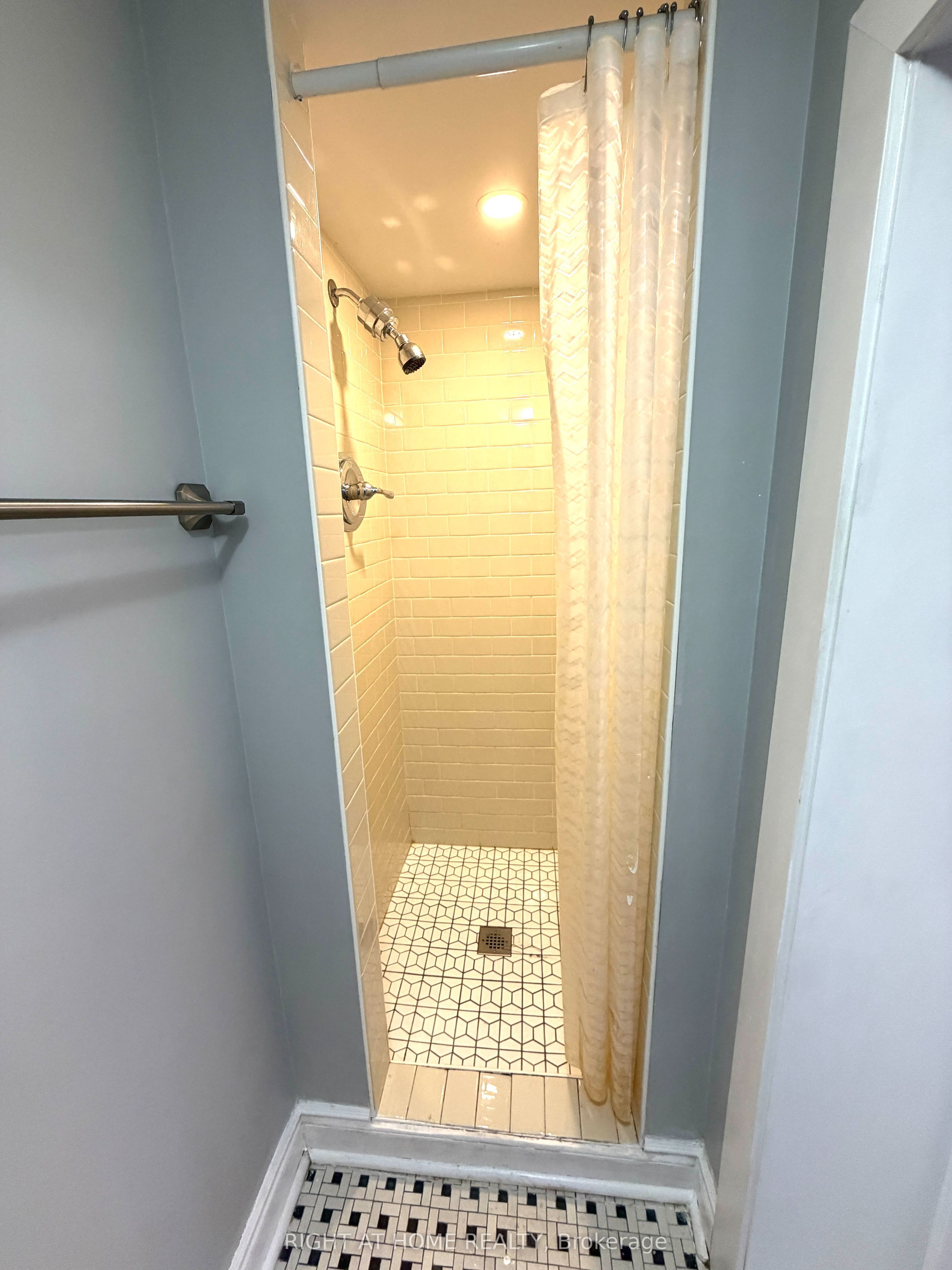 11 Donald Avenue 4 Property Photo 9