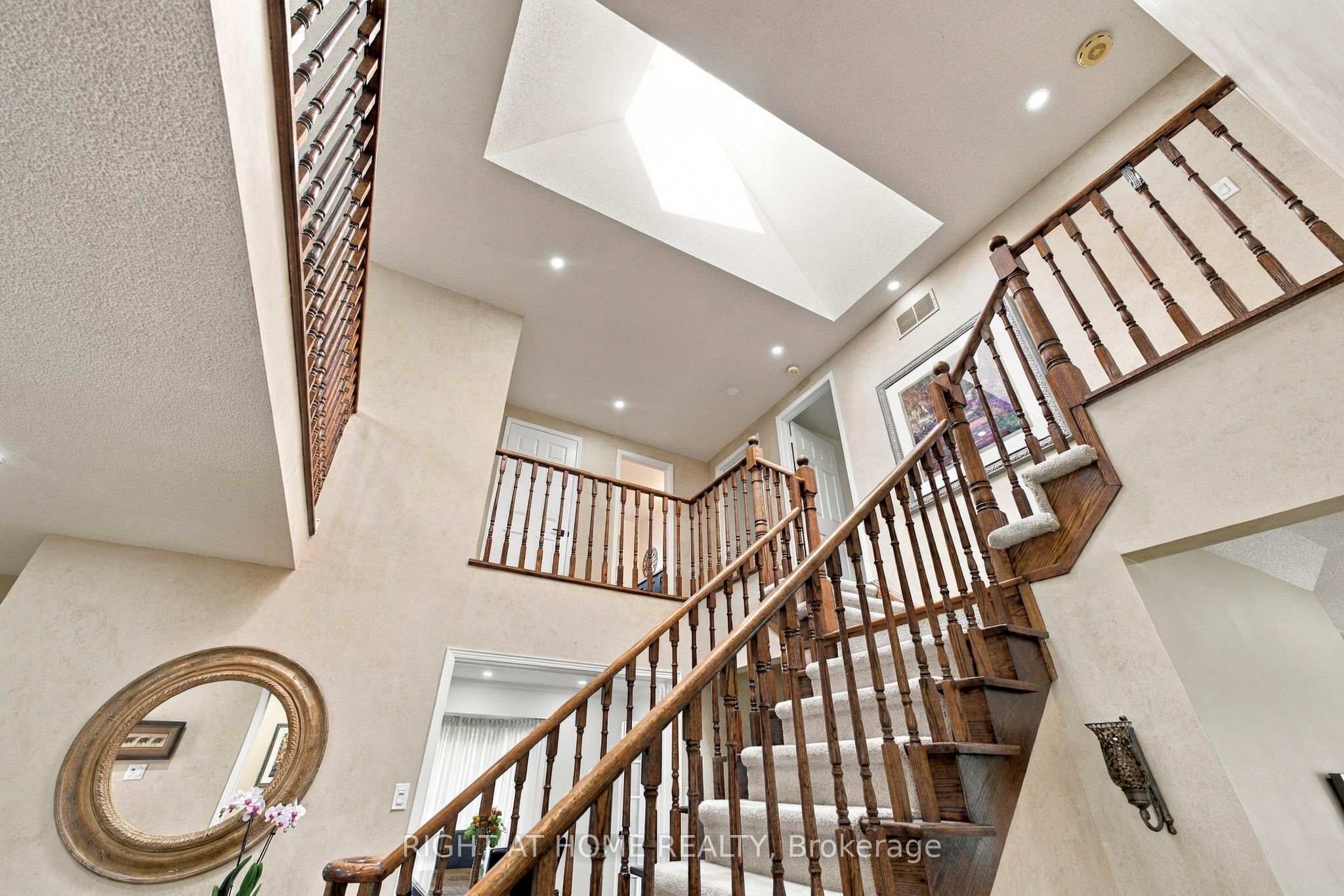 20 Mowat Court Property Photo 7