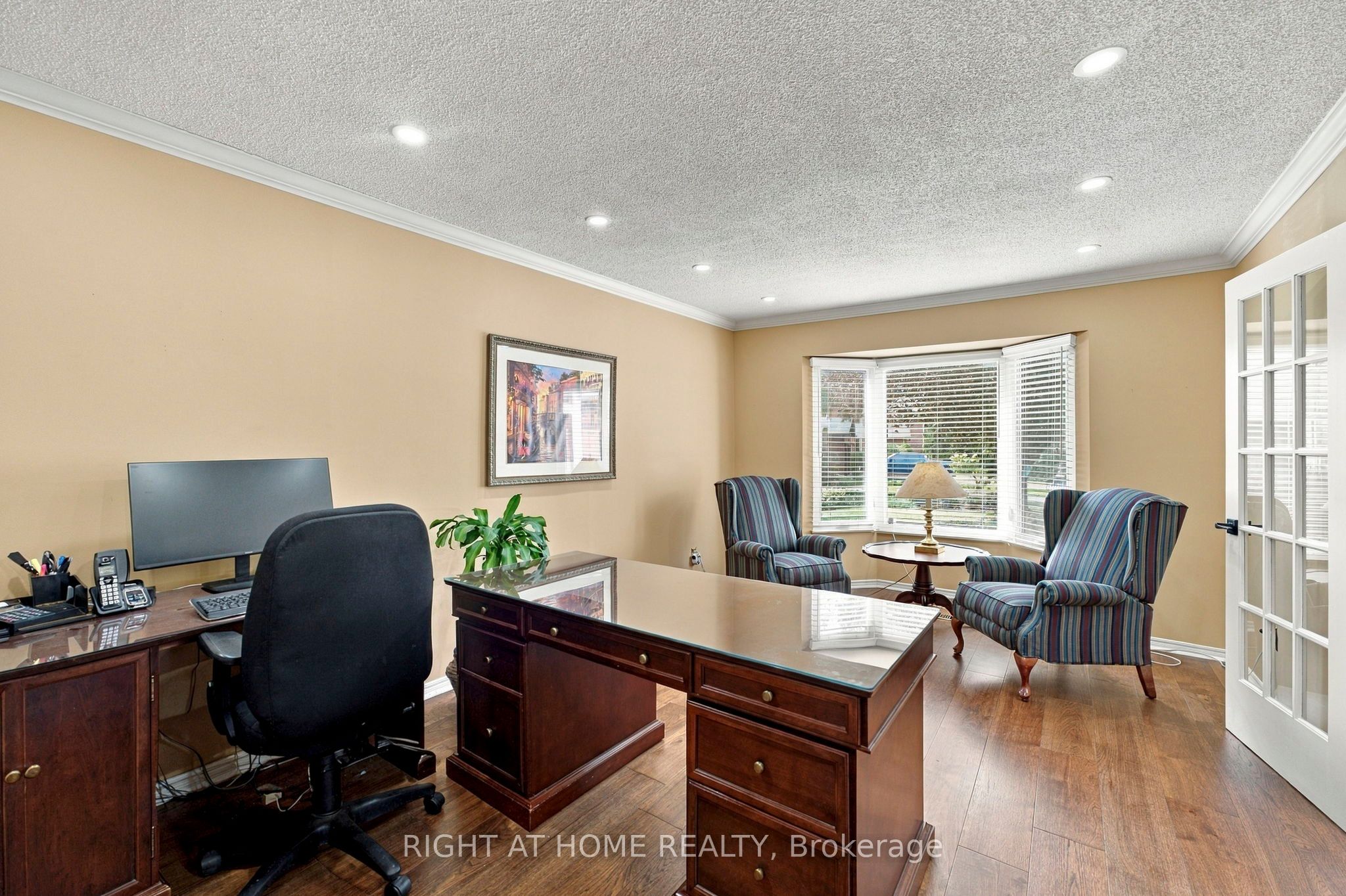 20 Mowat Court Property Photo 8
