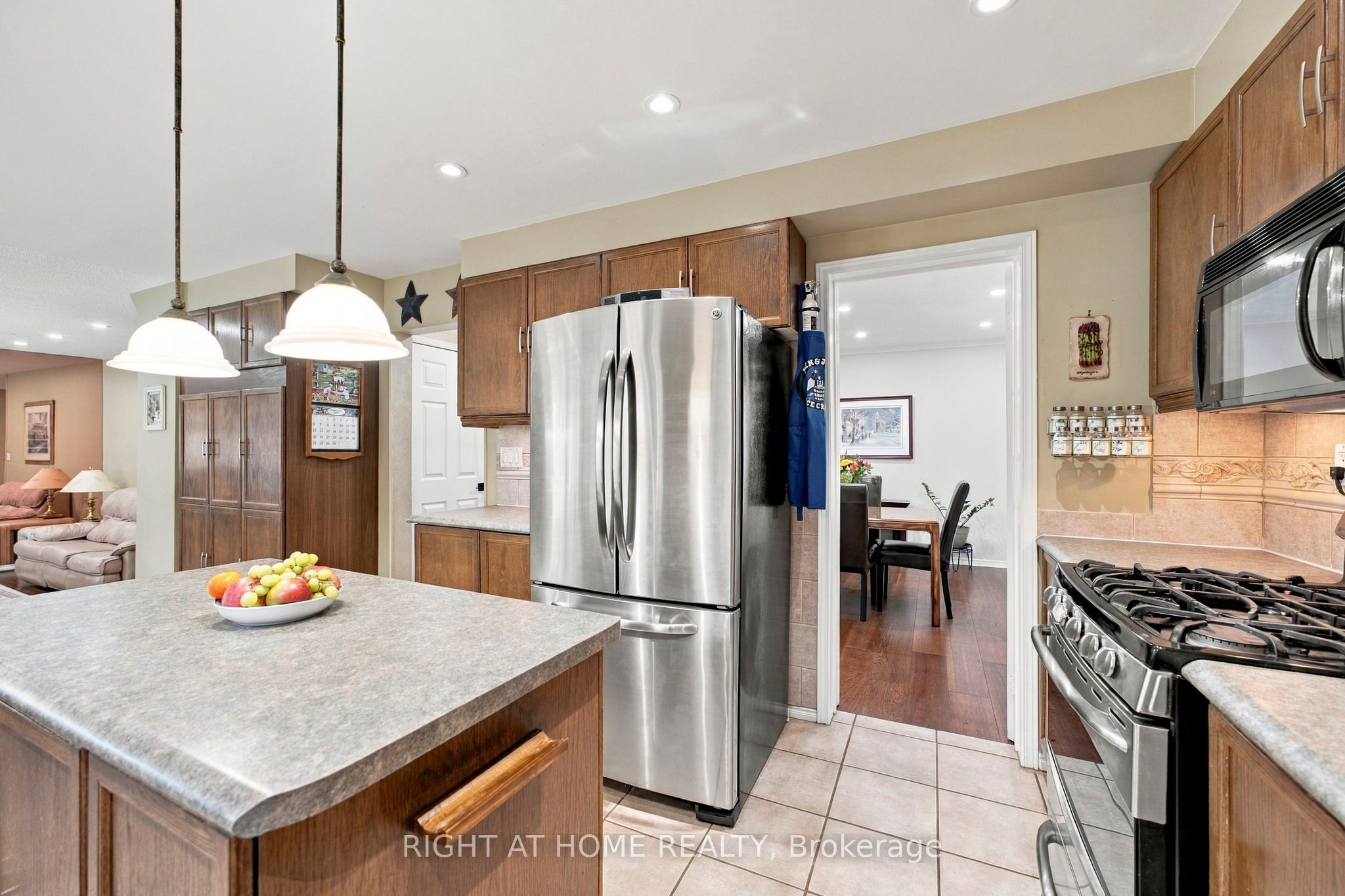 20 Mowat Court Property Photo 19