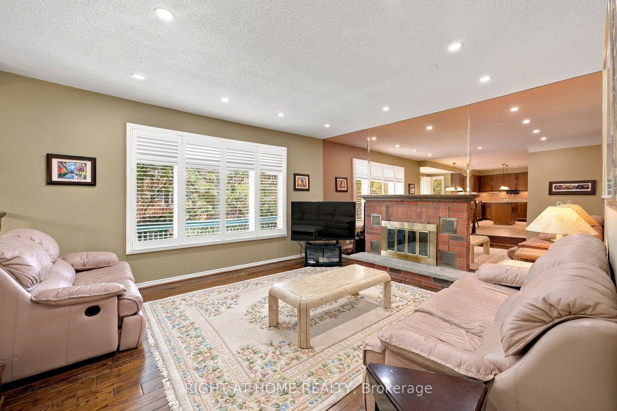 20 Mowat Court Property Photo 21