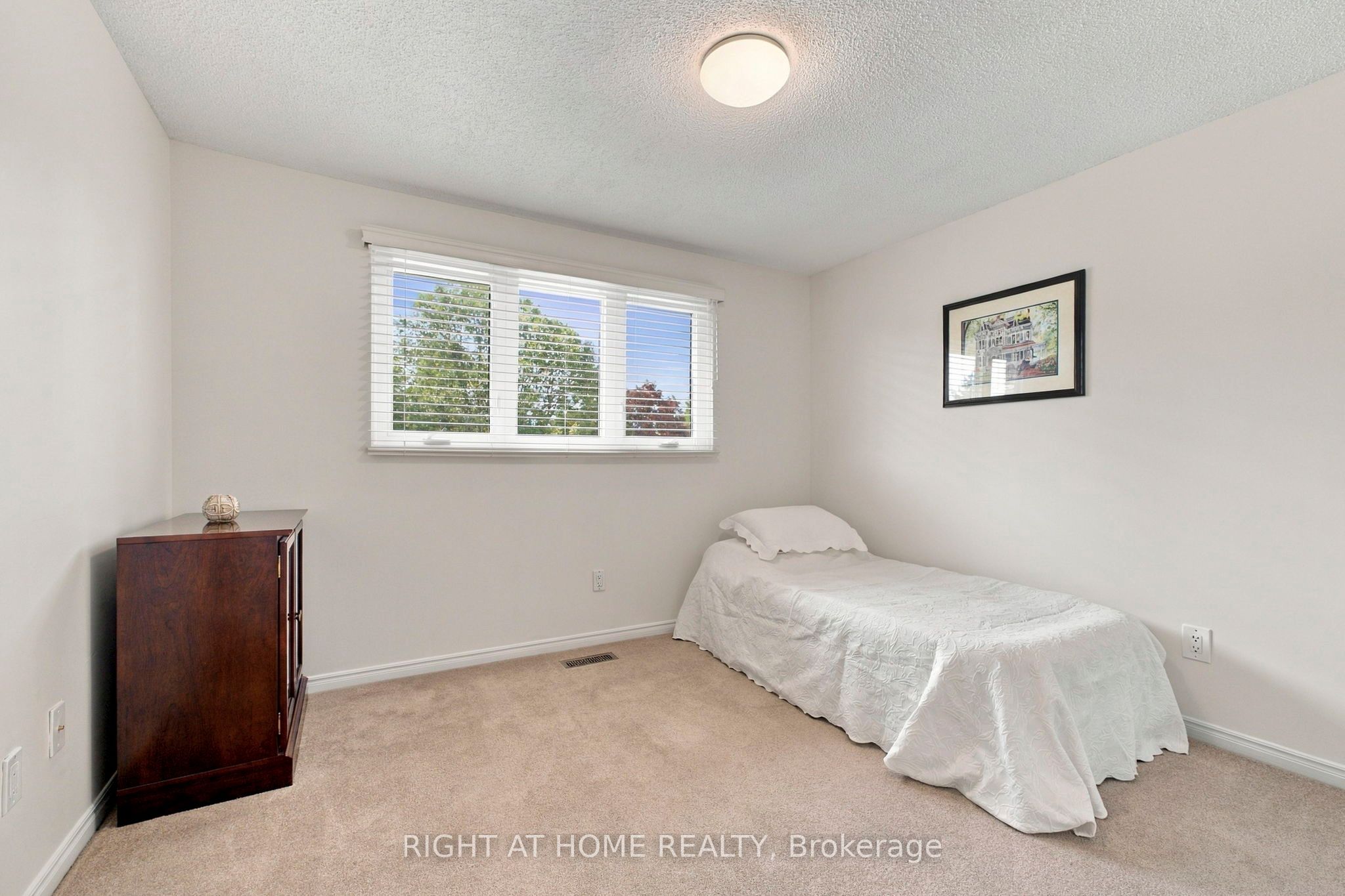 20 Mowat Court Property Photo 26