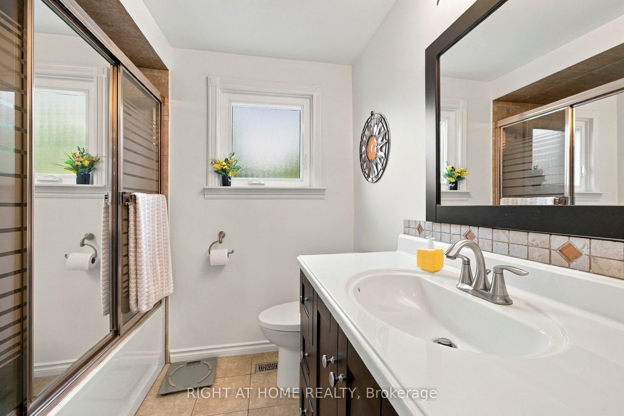 20 Mowat Court Property Photo 27