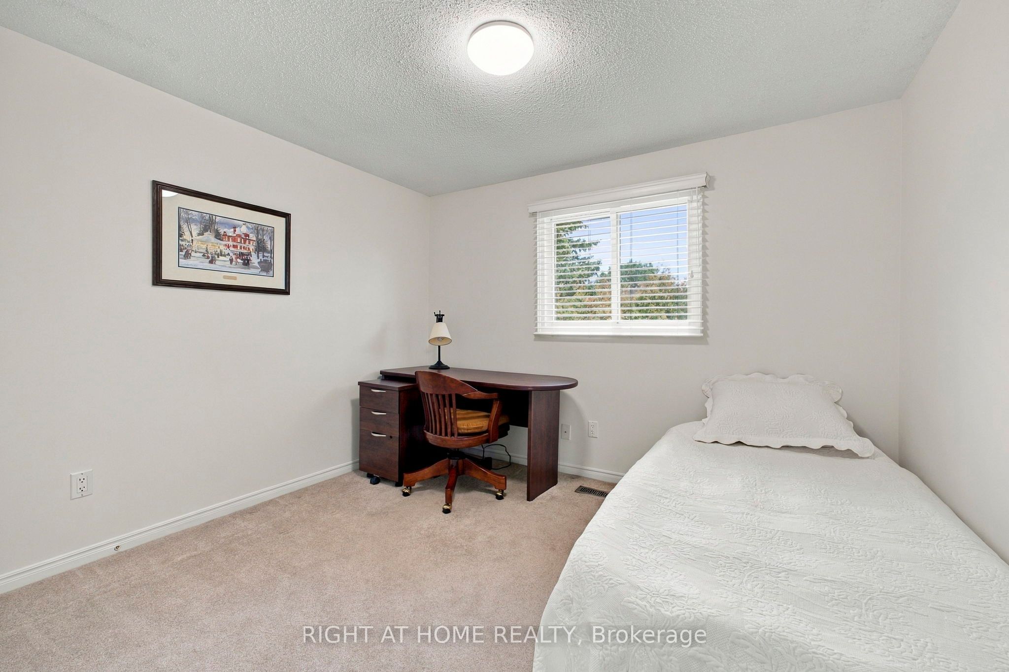 20 Mowat Court Property Photo 28