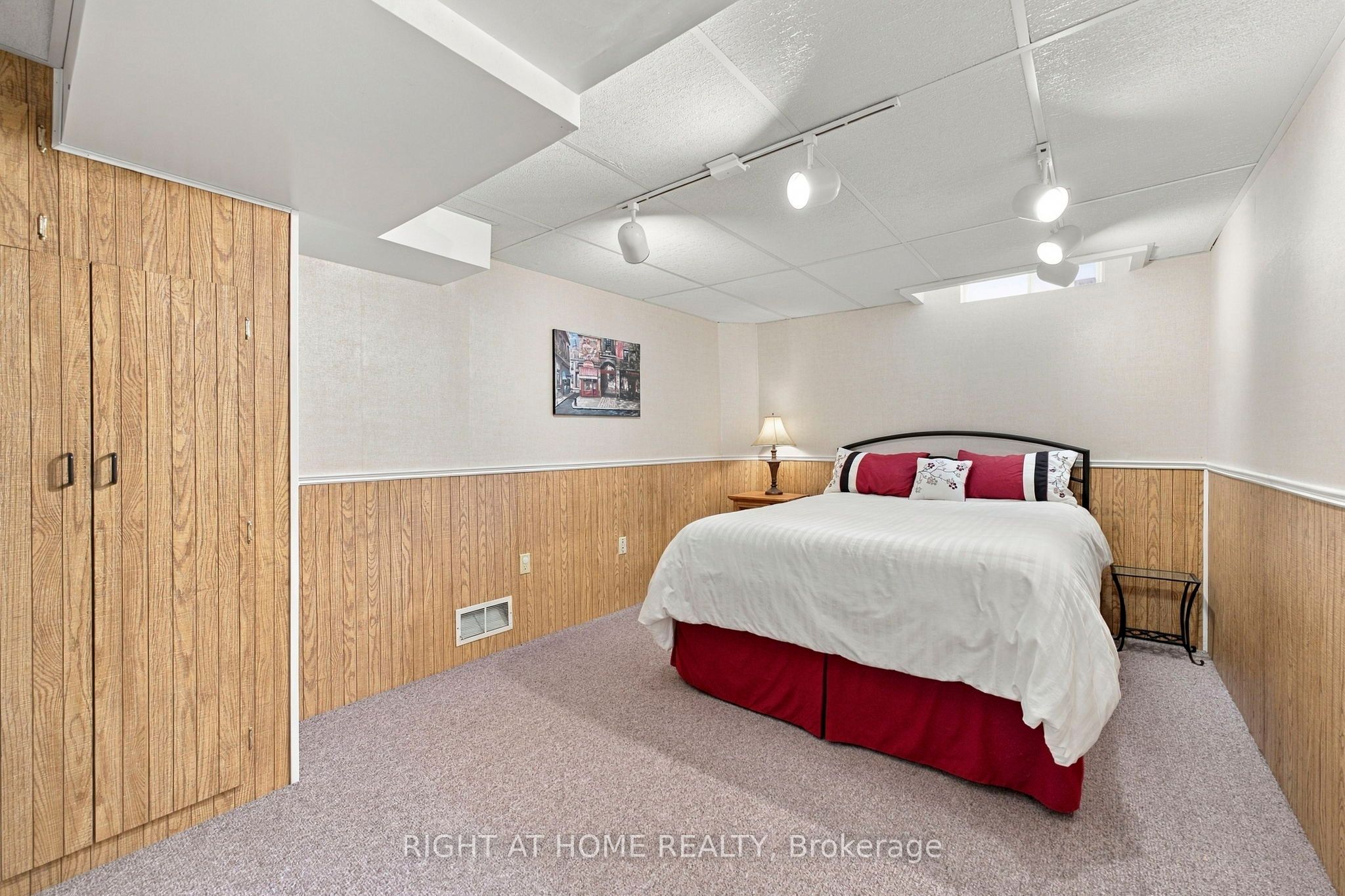 20 Mowat Court Property Photo 41