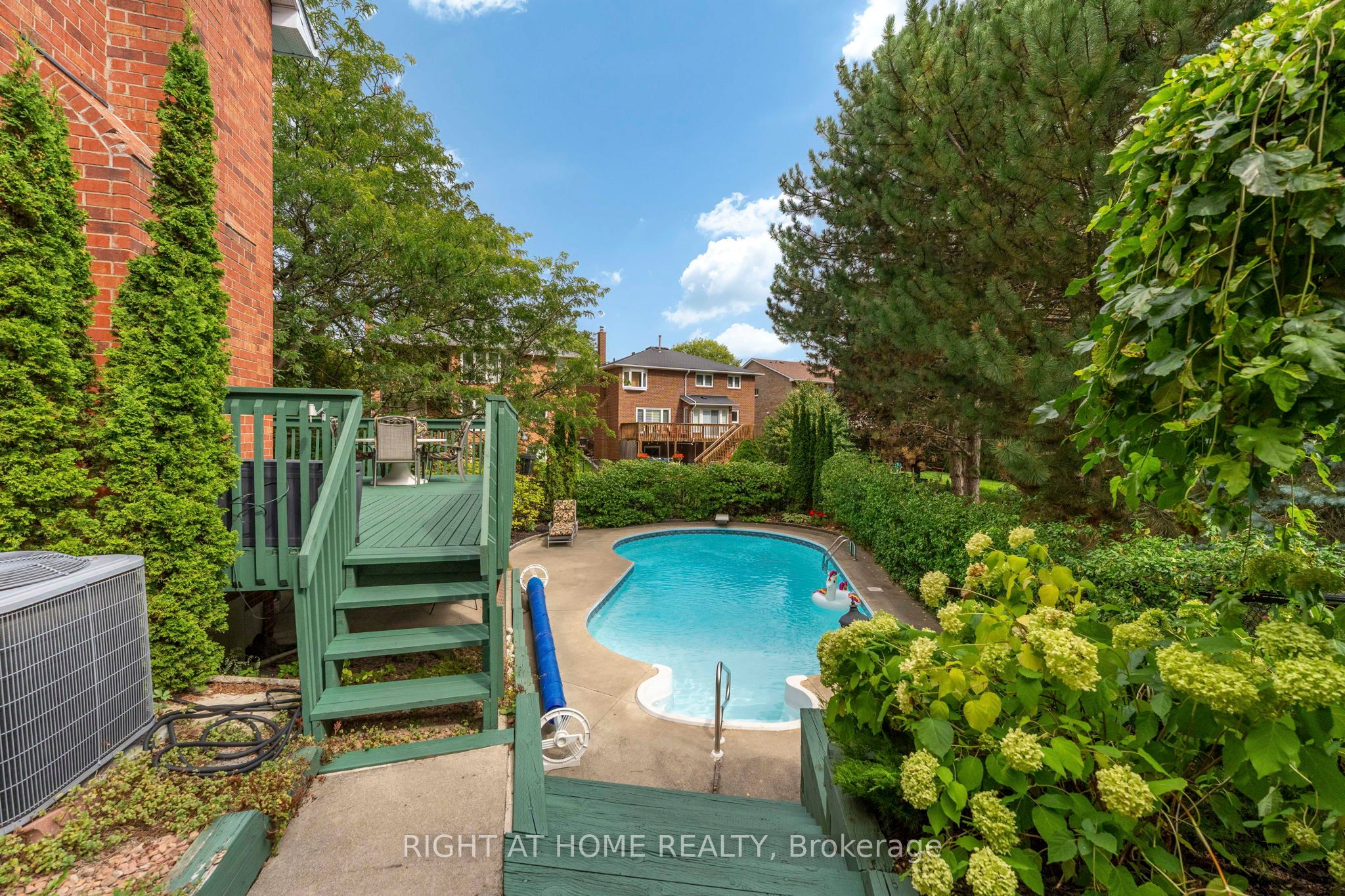 20 Mowat Court Property Photo 44