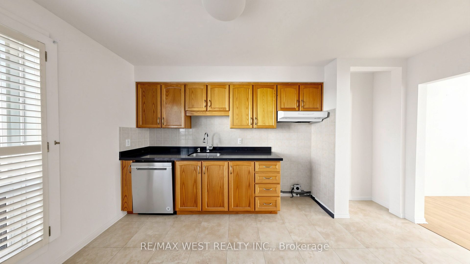 25 Gosford Boulevard 24 Property Photo 17