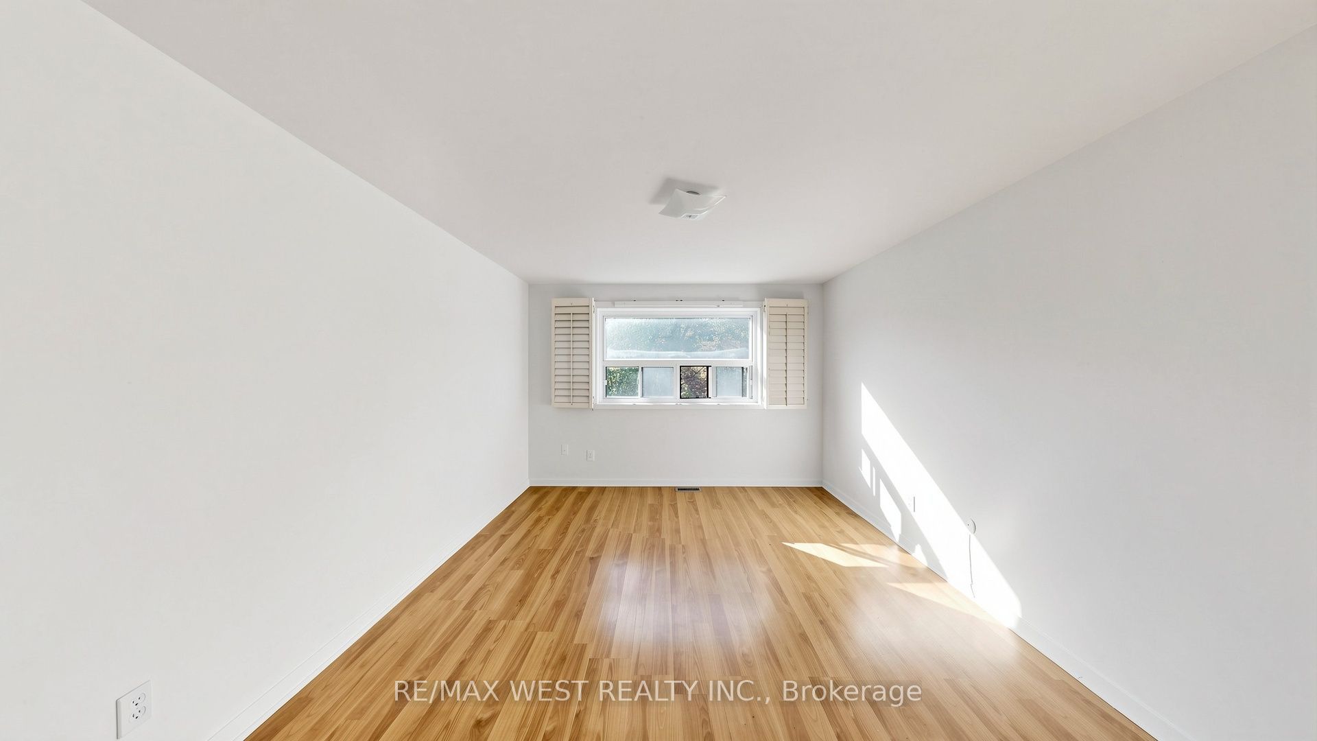 25 Gosford Boulevard 24 Property Photo 27