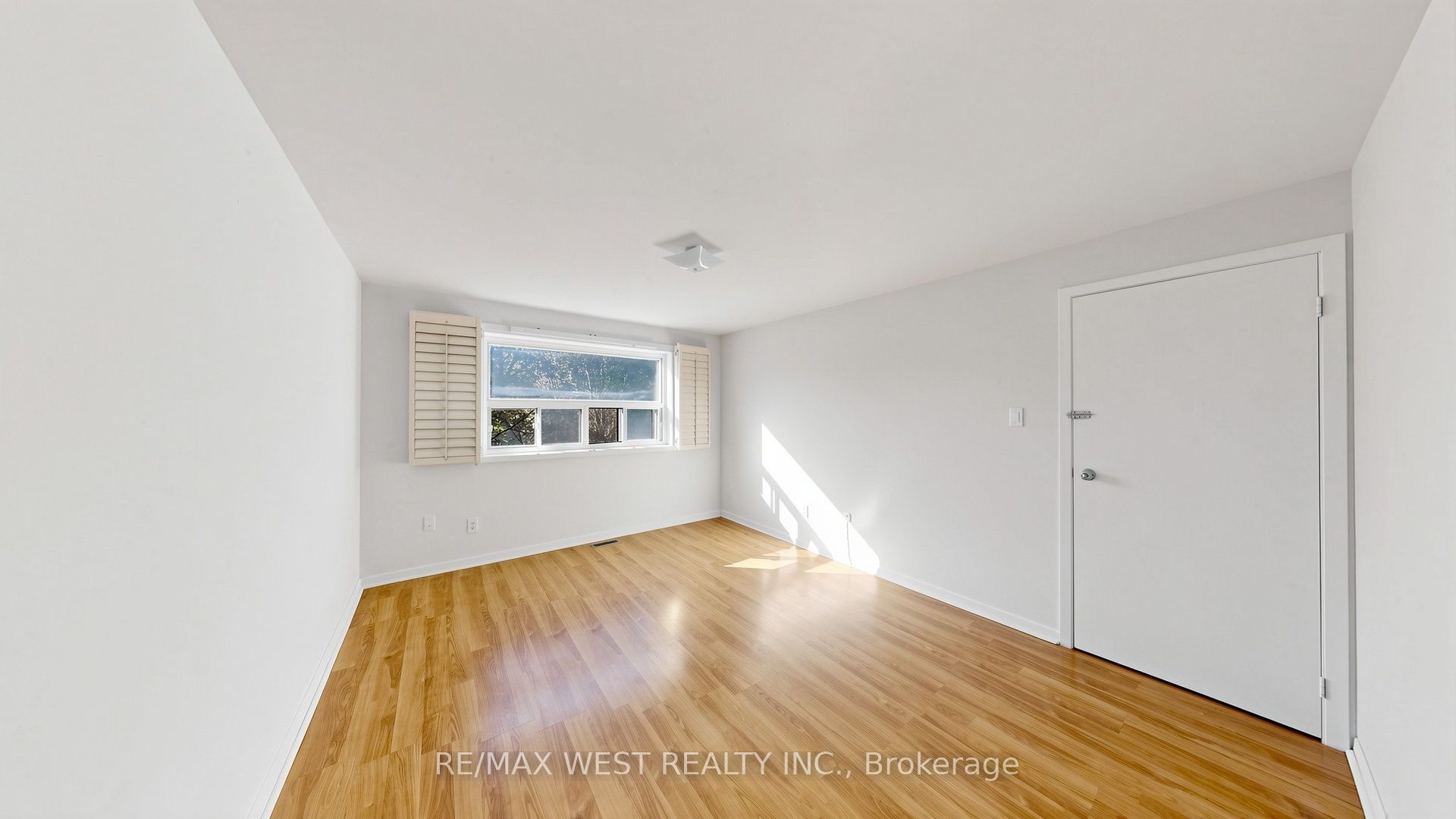 25 Gosford Boulevard 24 Property Photo 28