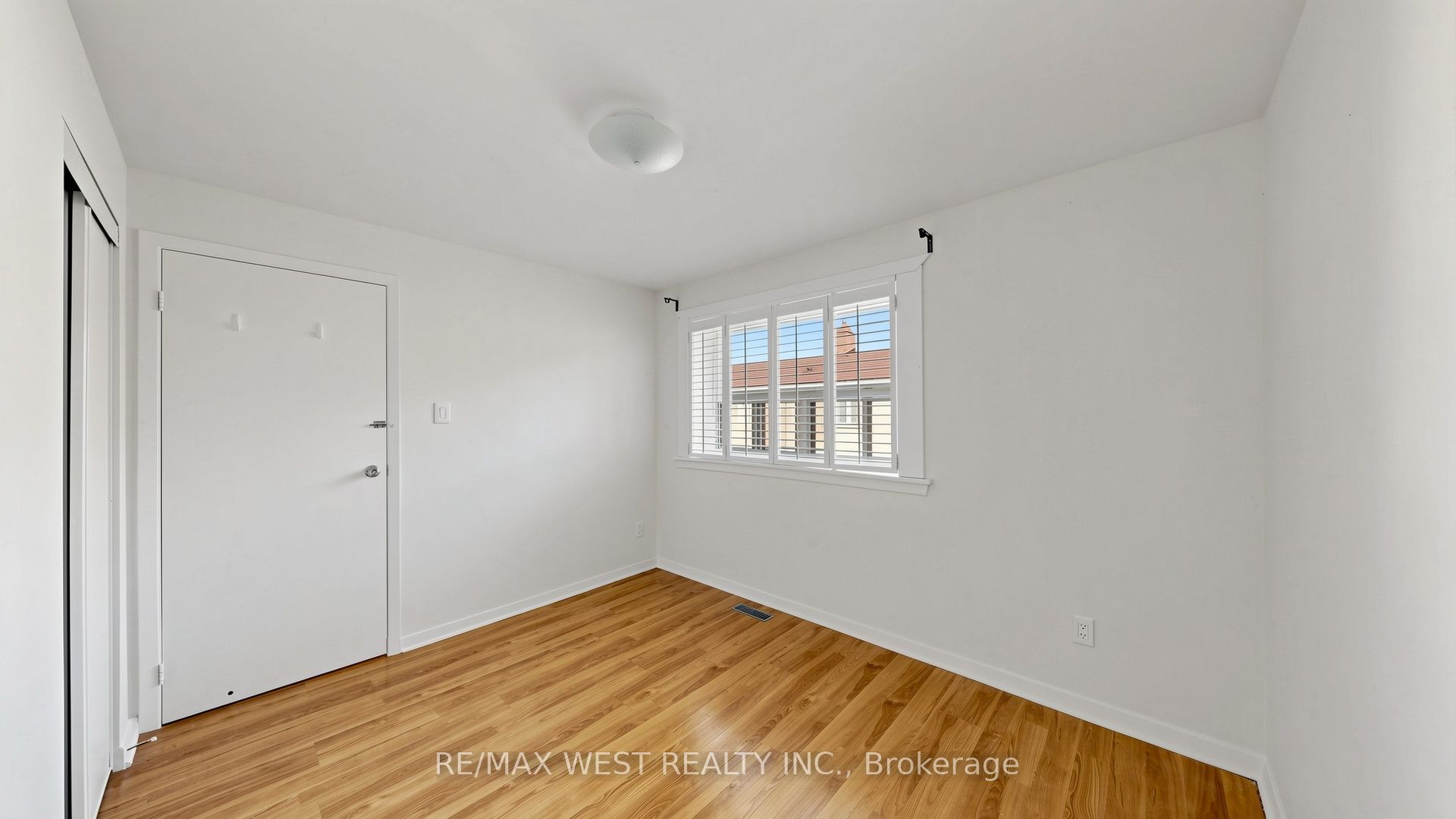 25 Gosford Boulevard 24 Property Photo 33