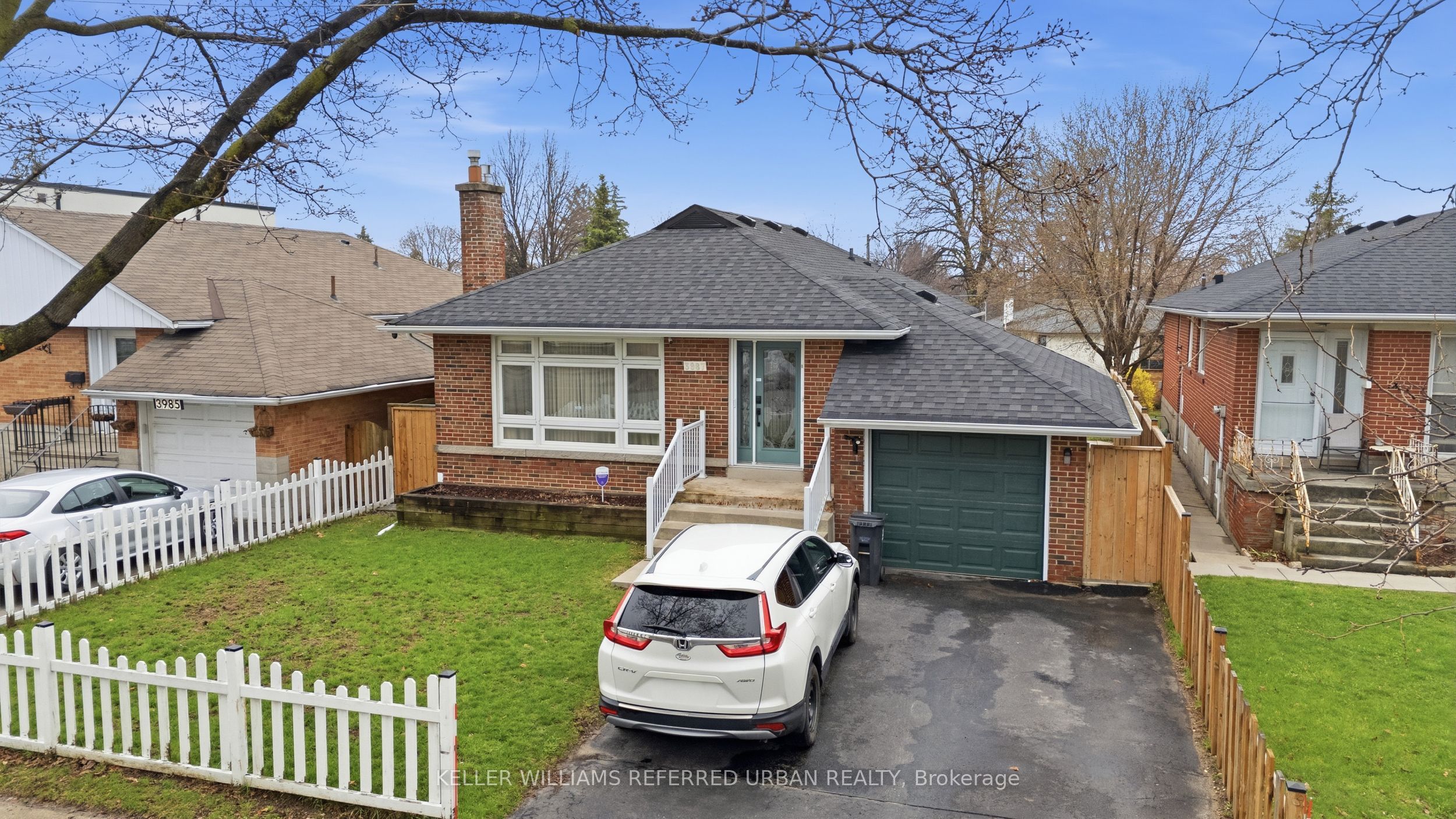 3987 Bloor Street W Property Photo 11