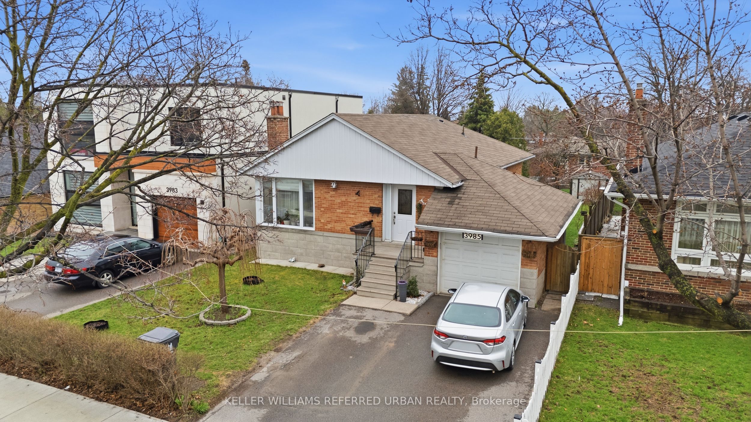 3987 Bloor Street W Property Photo 12