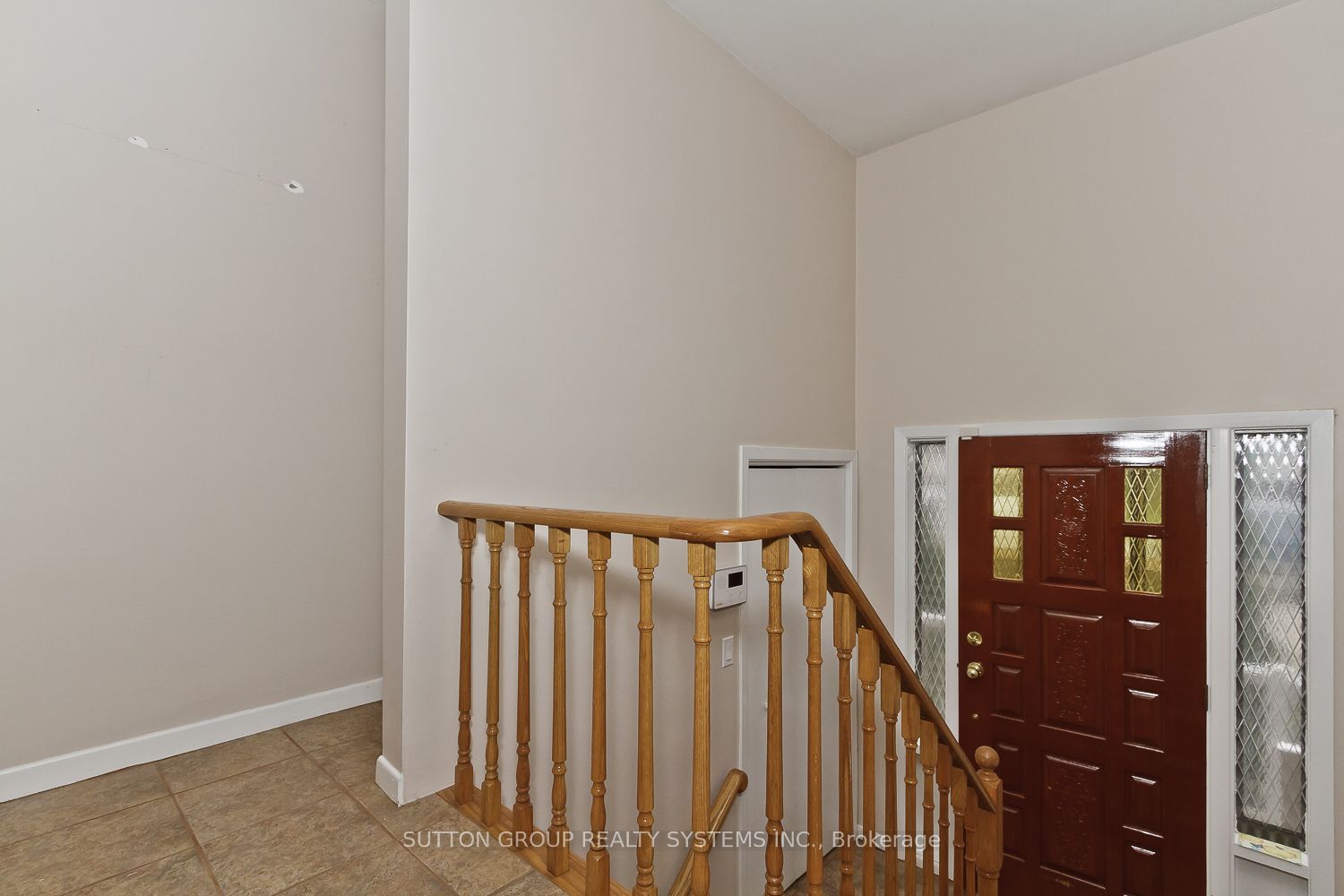 233 Hullmar Drive Upper Property Photo 20