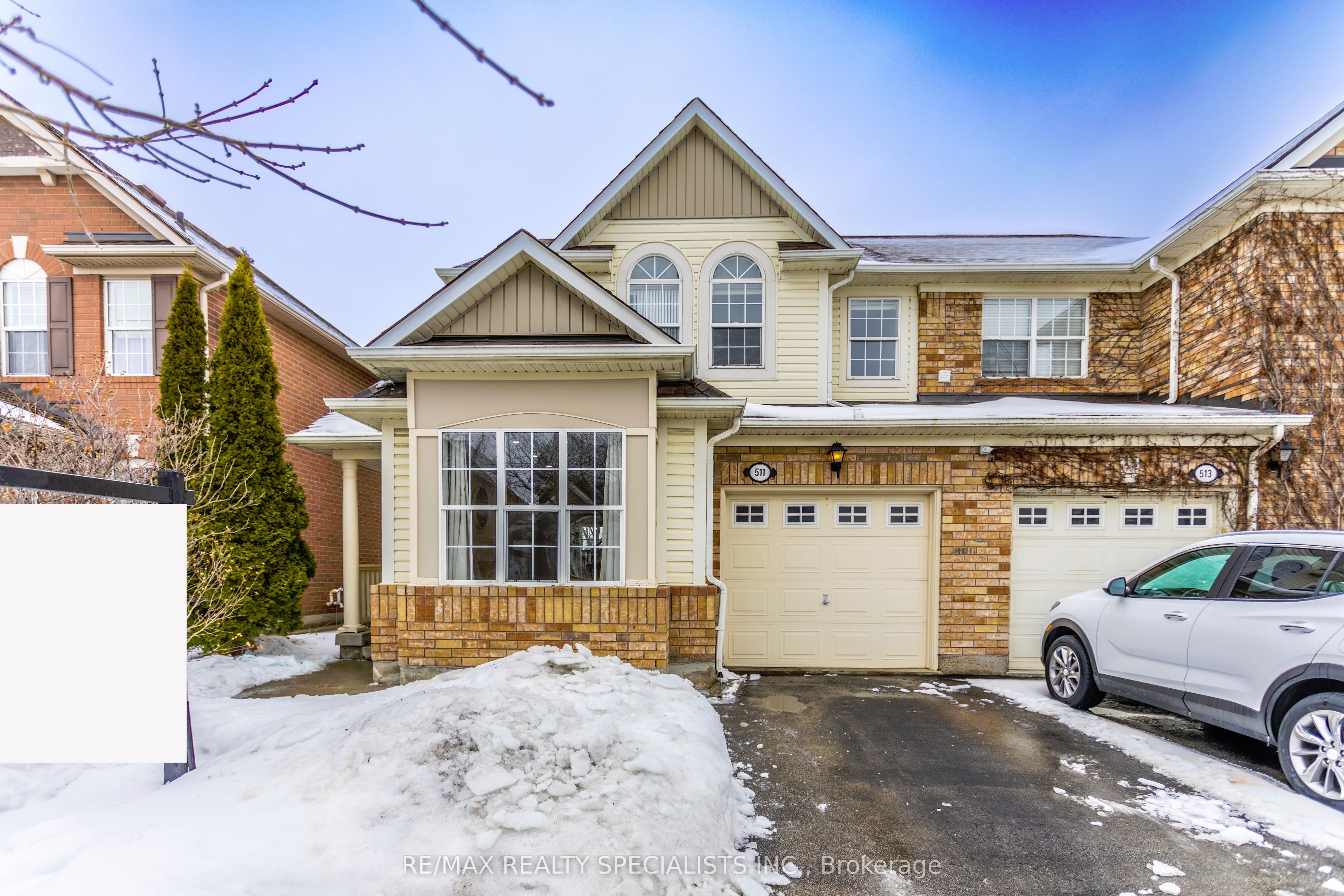 511 Collis Court N Property Photo 1