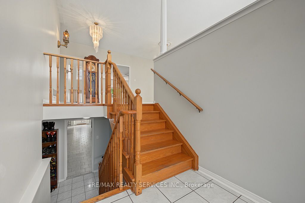 33 Woodvalley Drive Property Photo 7